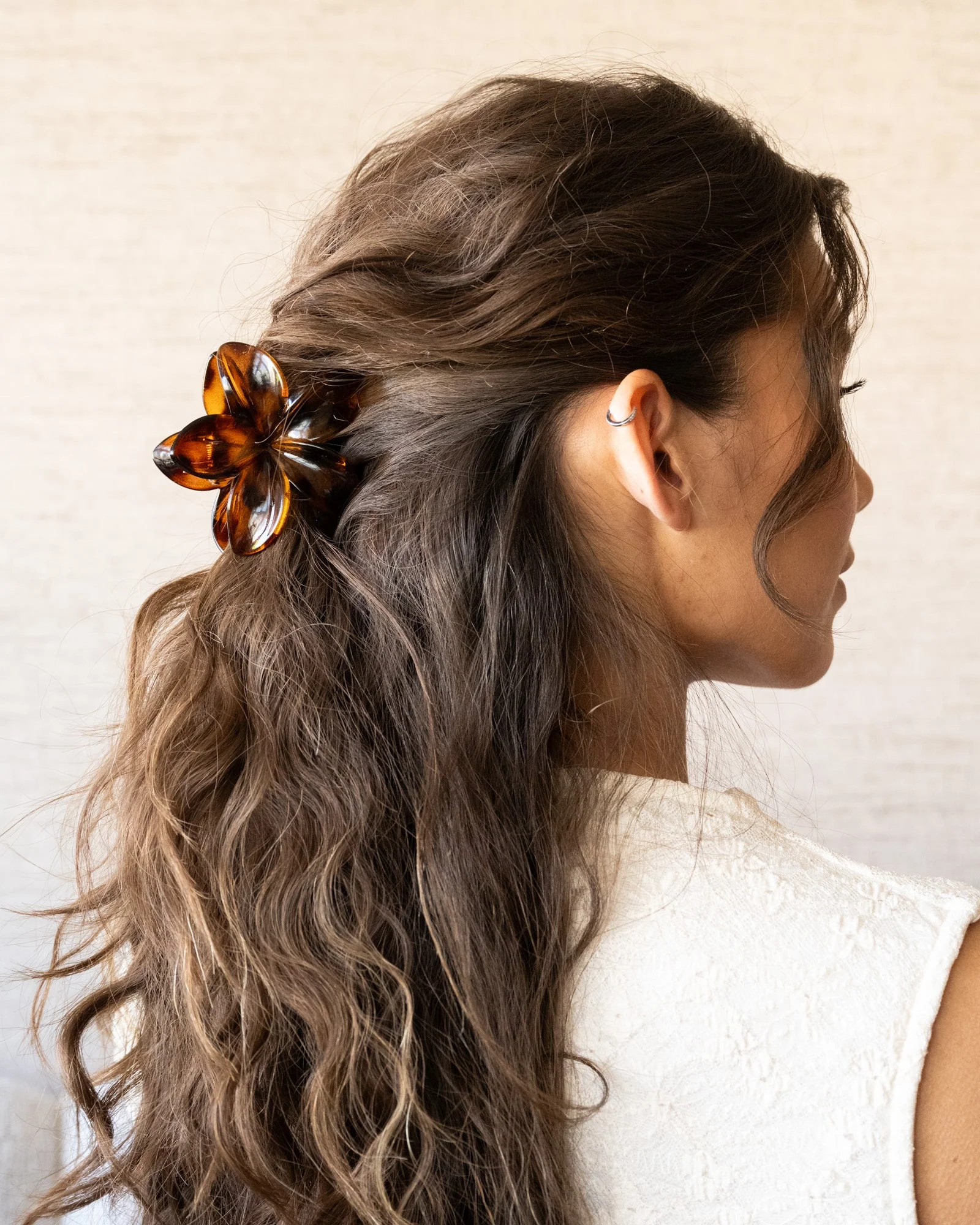 Flower Clip Mid Brown