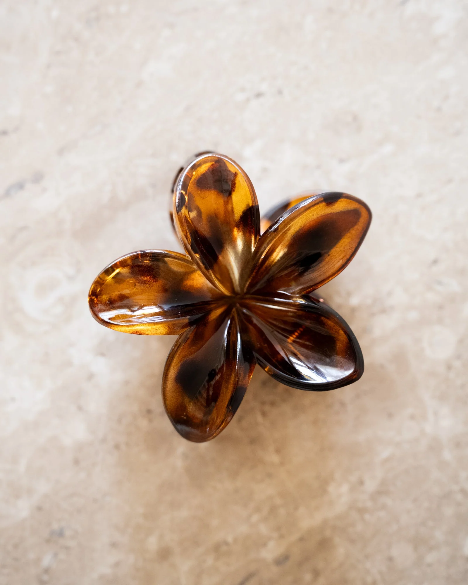 Flower Clip Mid Brown - Image 2