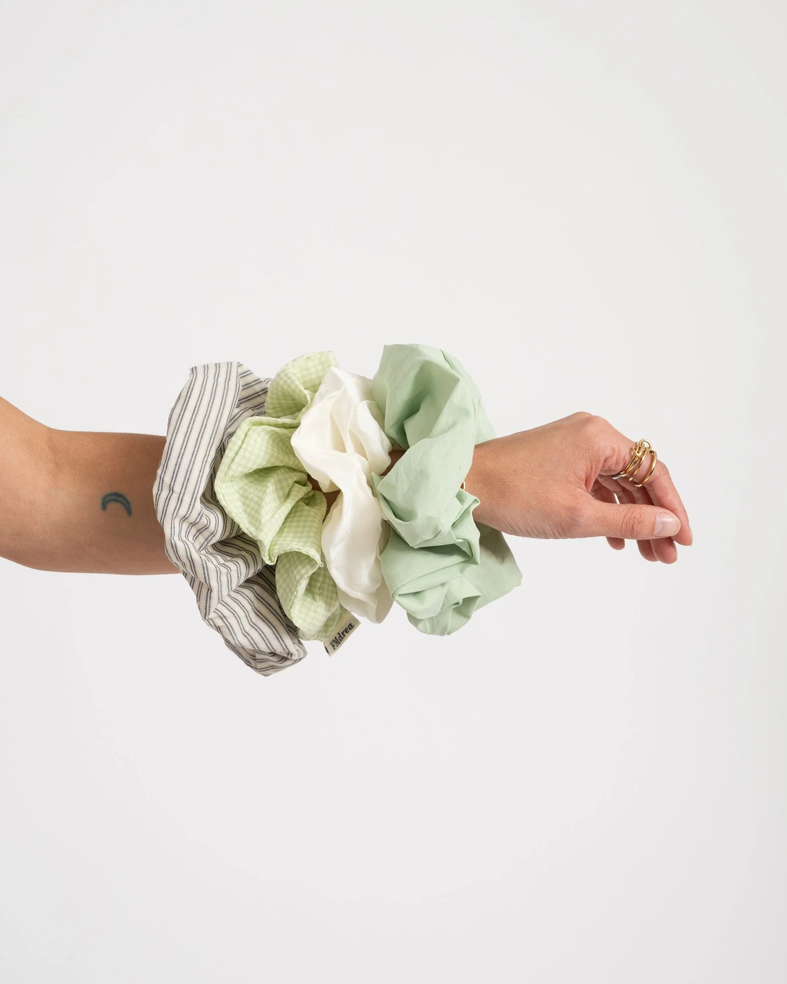Scrunchie Summer Beige Stripe - Image 3