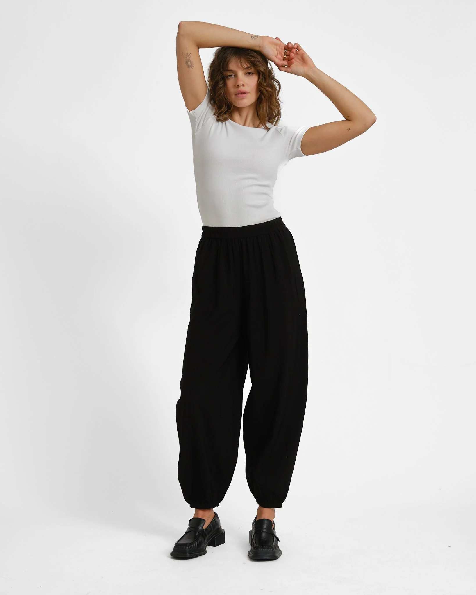 Aware Blaire Balloon Ankle Pants Black - Image 2