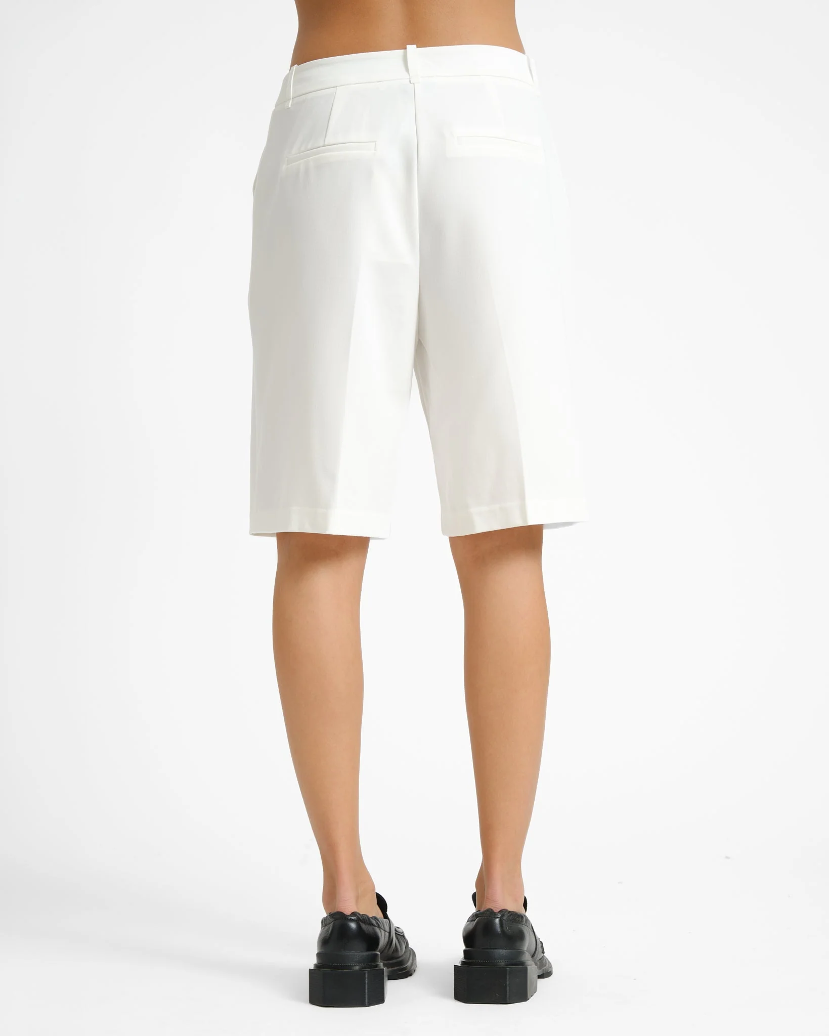 Passi Knee Shorts Snow White - Image 4