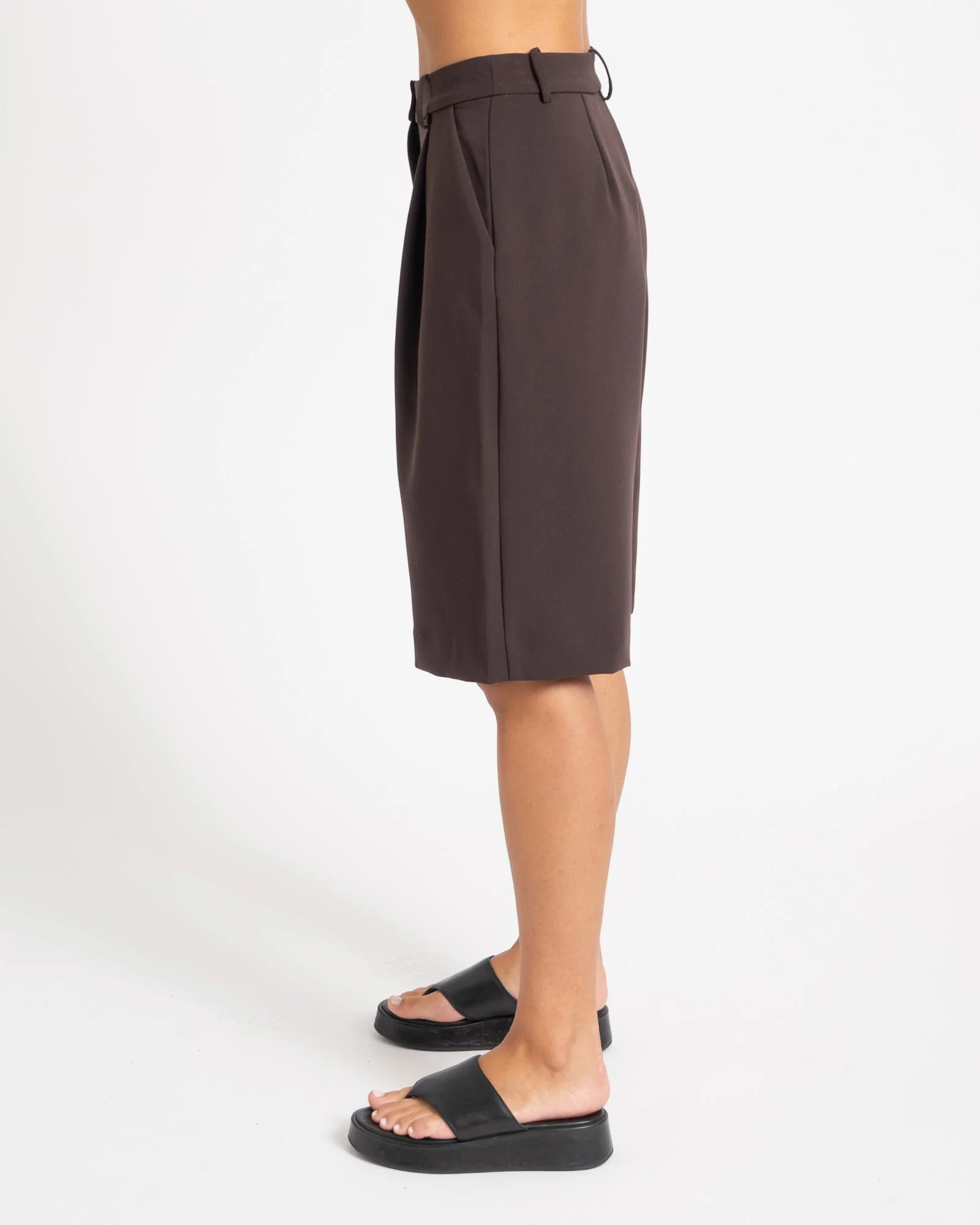 Vannah Knee Shorts Bruin - Image 3