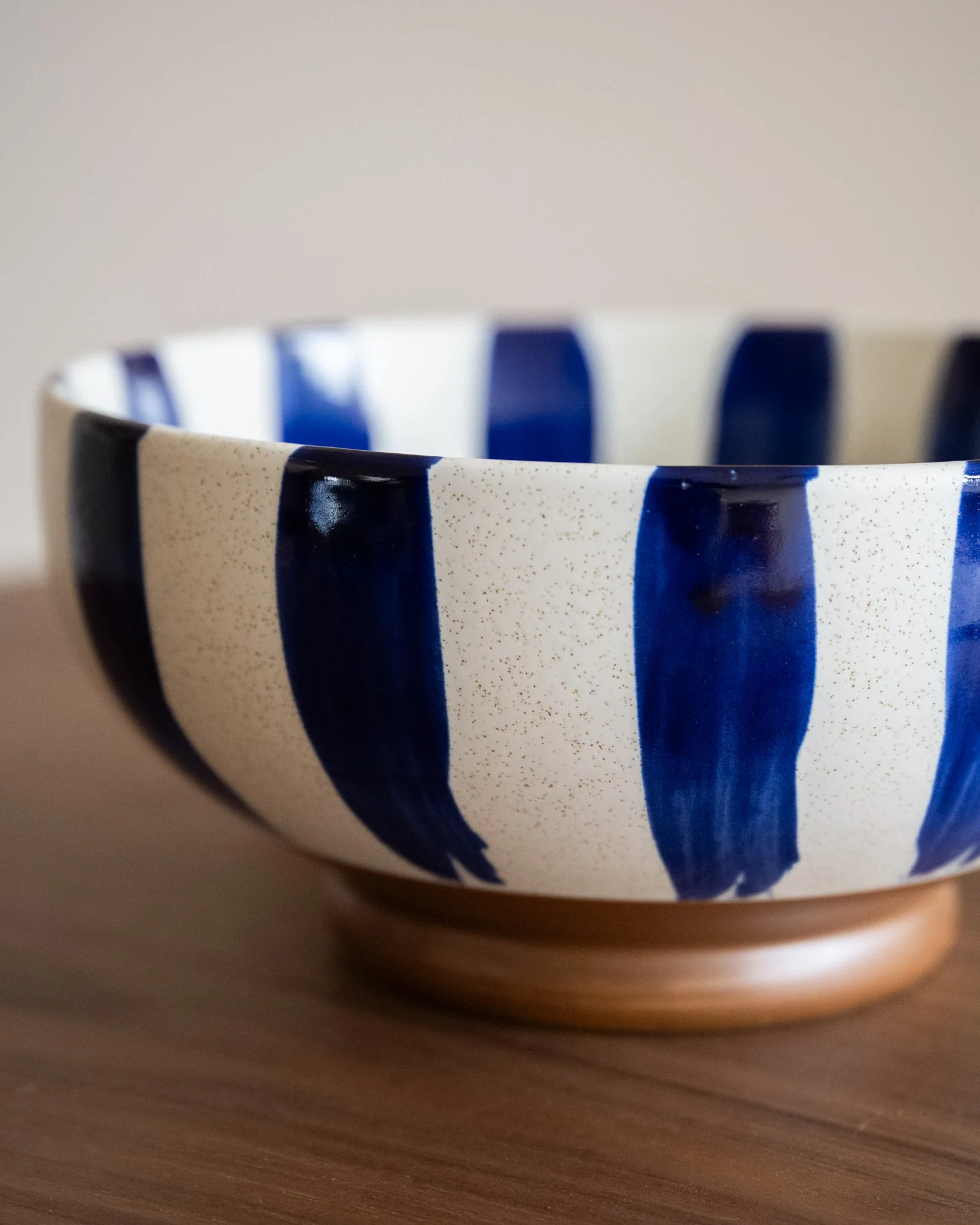Bloomingville Handgeschilderde Saladeschaal Shakti Blue - Image 8