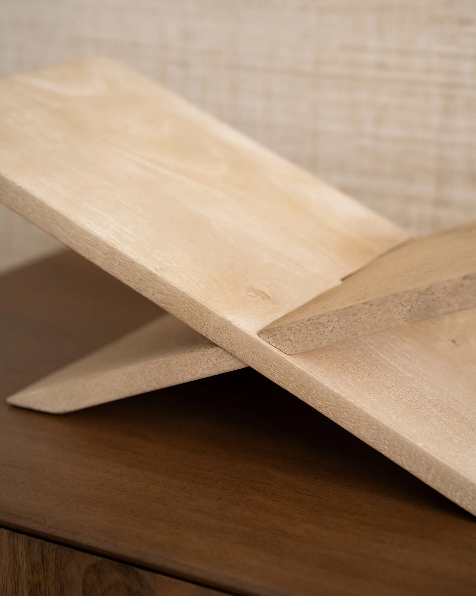Book Stand Light Brown - Image 4
