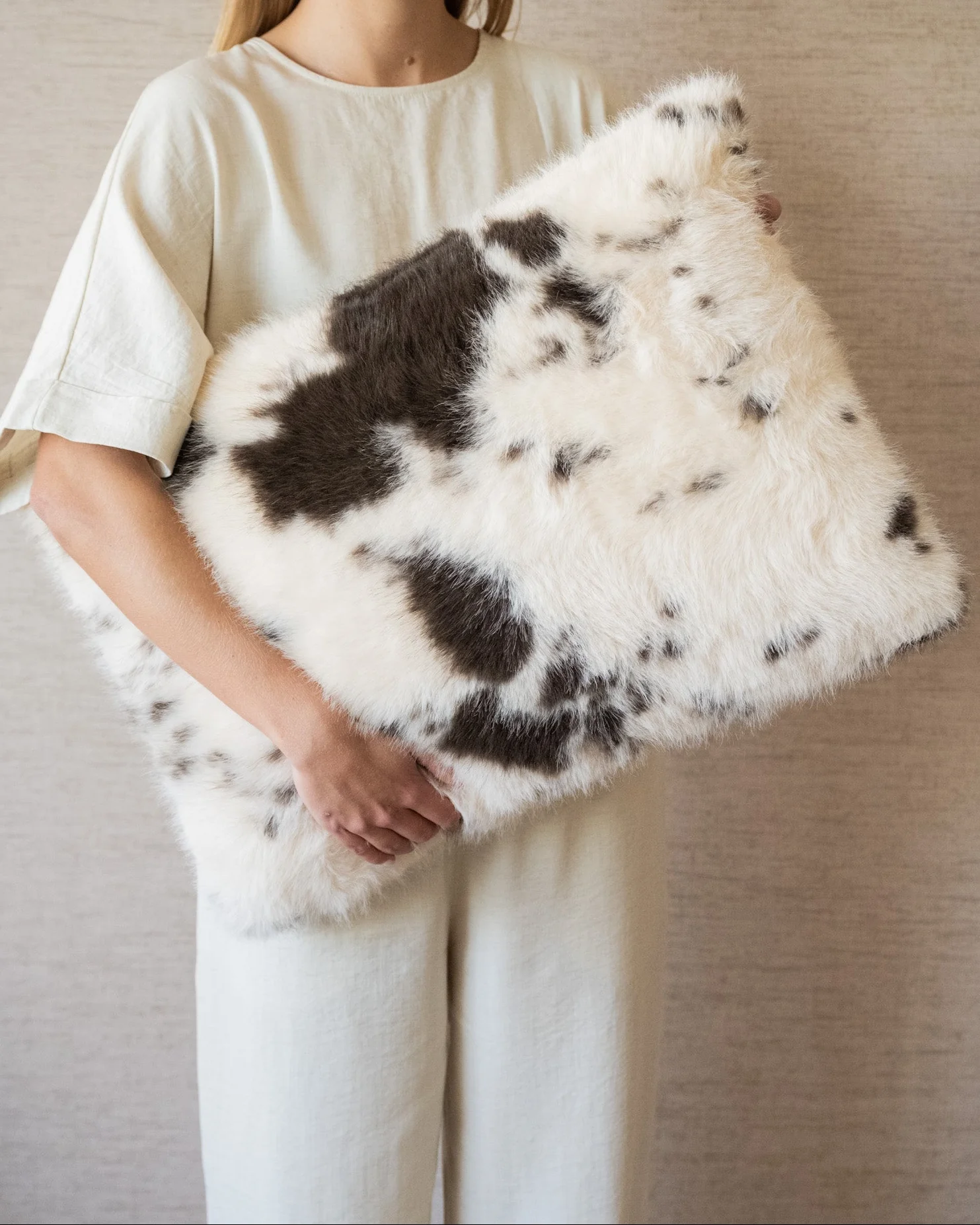 Cushion Doodly Furry Cowy - Image 3
