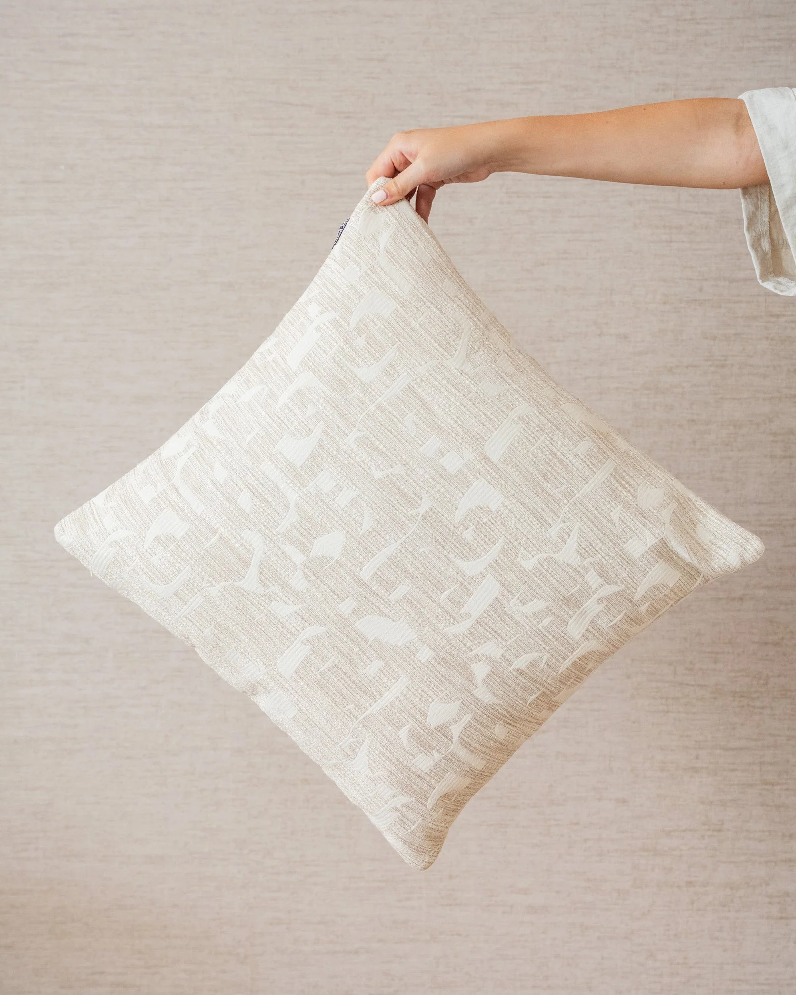 Cushion Dara Beige - Image 5