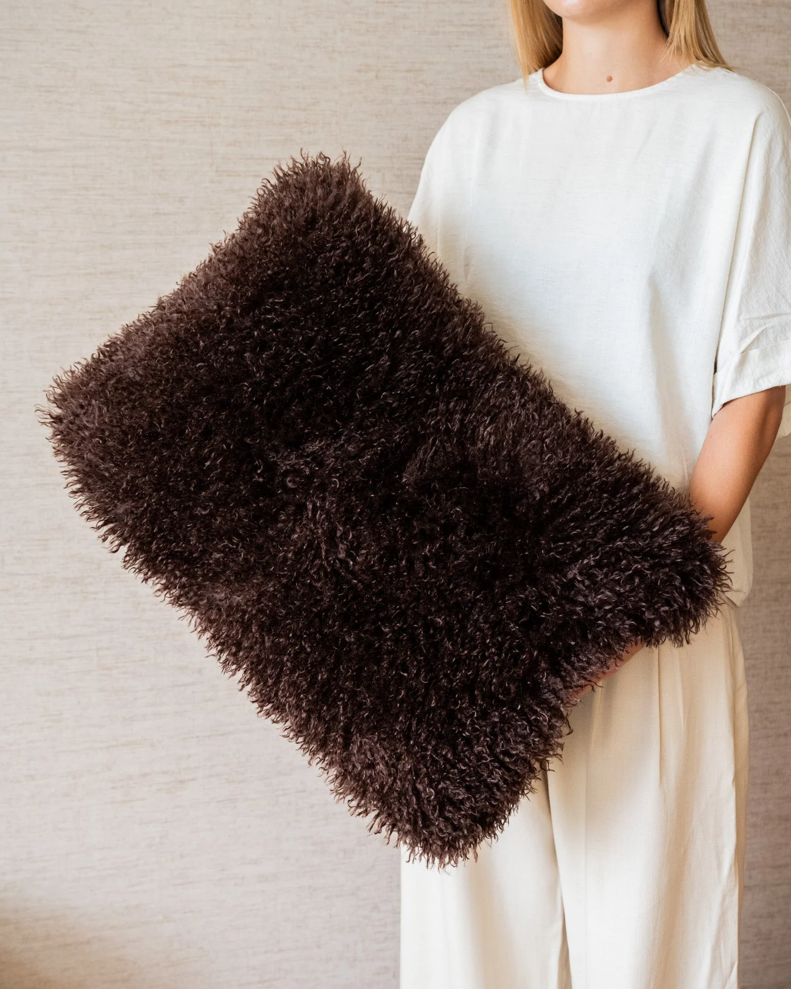 Cushion Doodly Furry Brown - Image 3