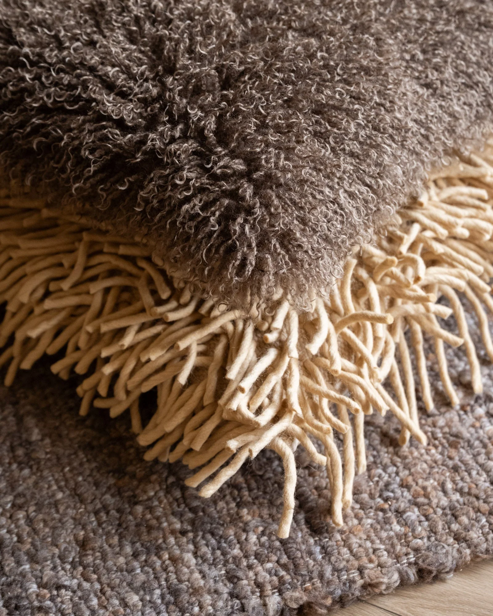 Cushion Moppy Beige - Image 6