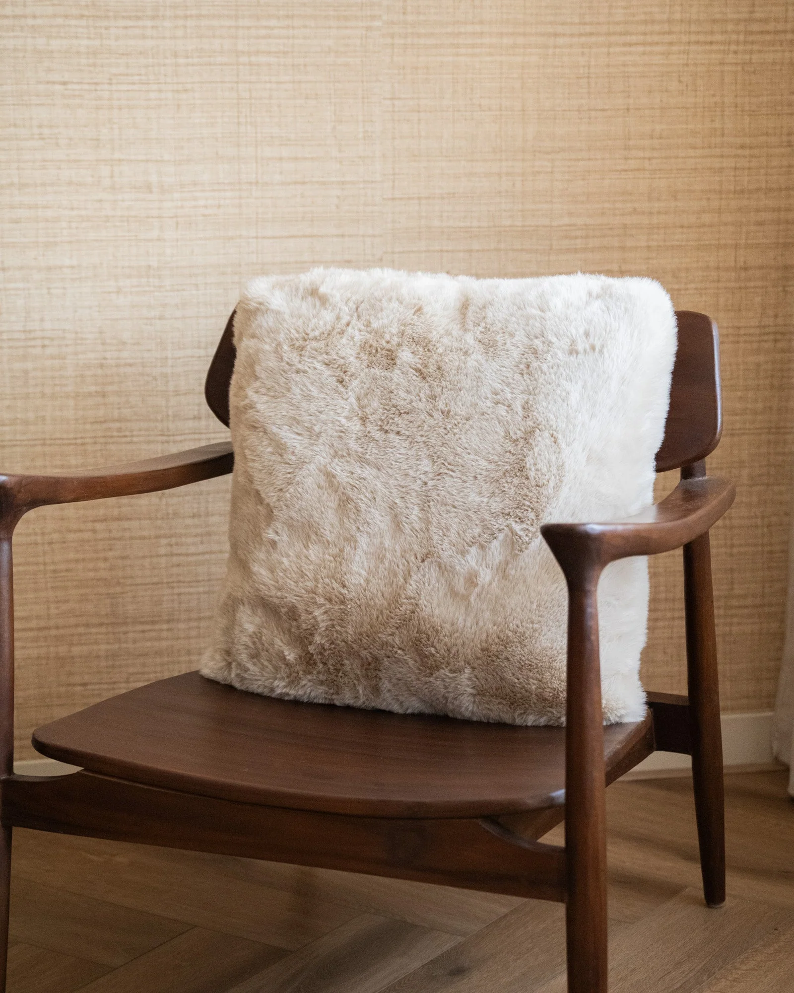 Cushion Mosa Fluffy Beige 50x50 - Image 3