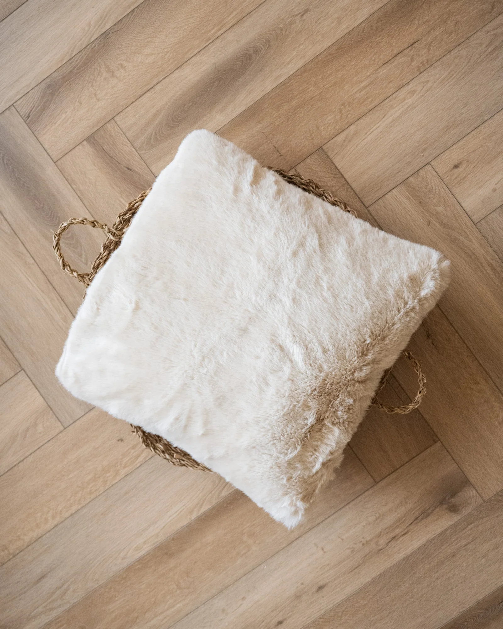 Cushion Mosa Fluffy Beige 50x50 - Image 4
