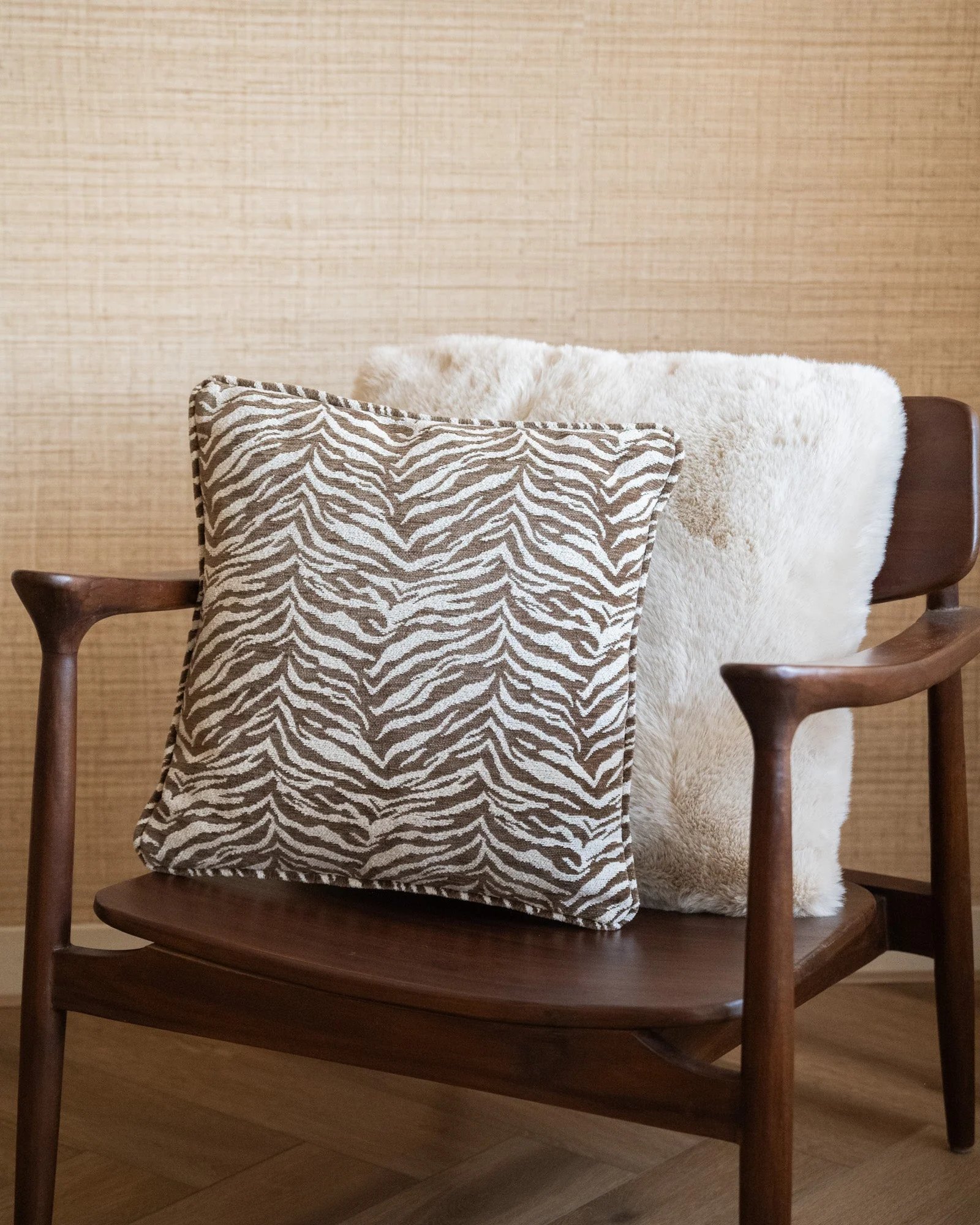 Cushion Mosa Fluffy Beige 50x50 - Image 6