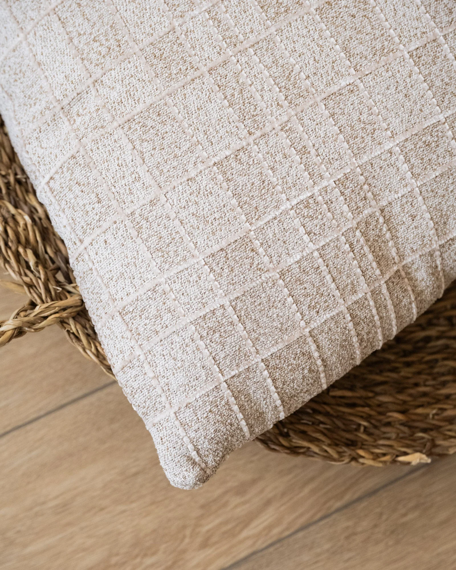Cushion Pure Beige - Image 4