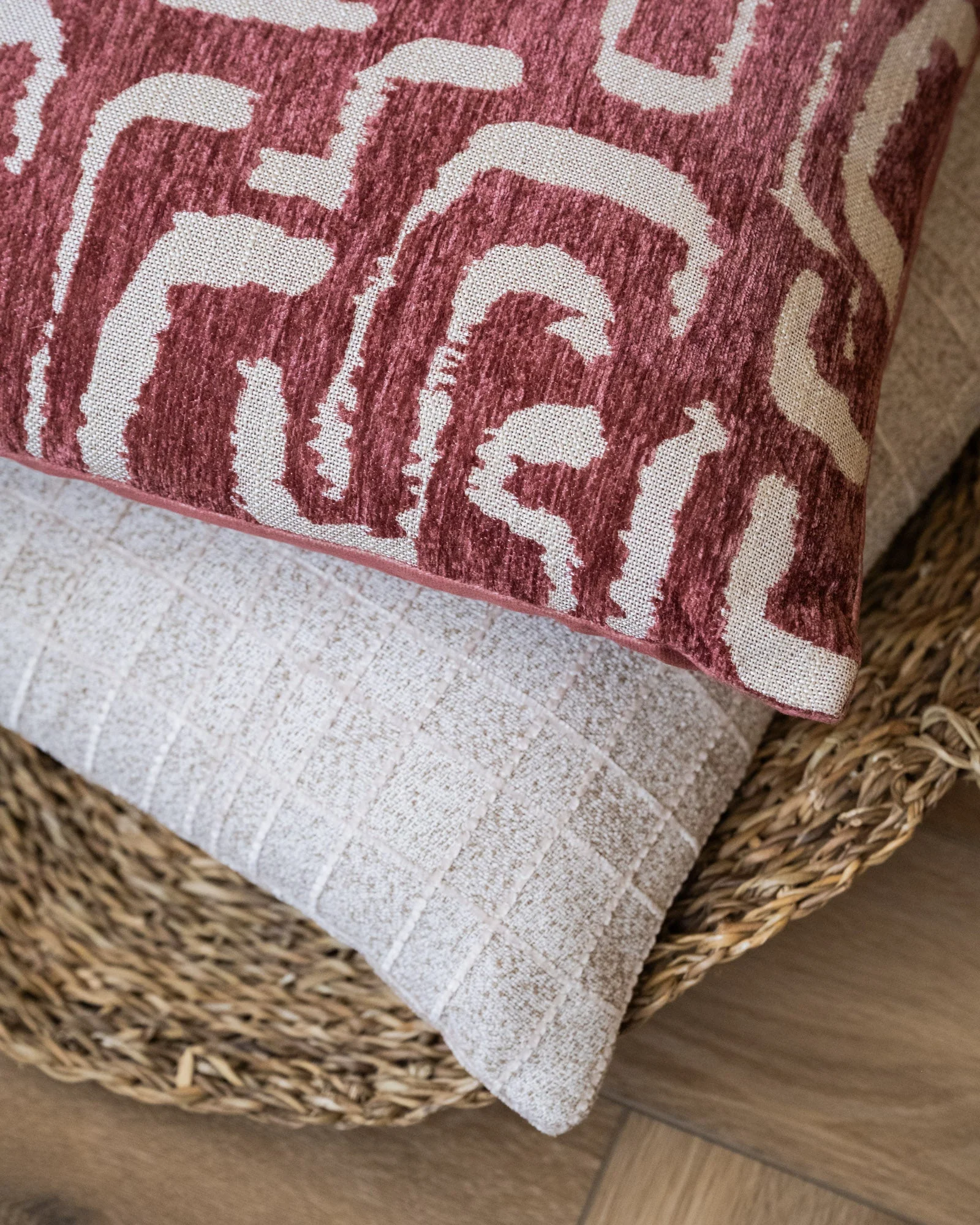 Cushion Pure Beige - Image 7
