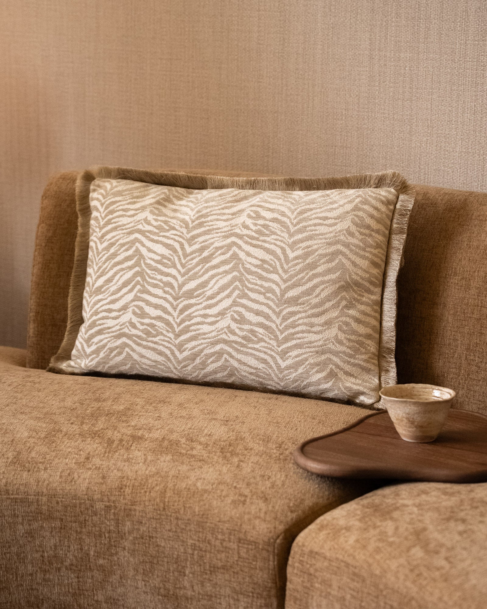 Cushion Tigra Beige - Image 5