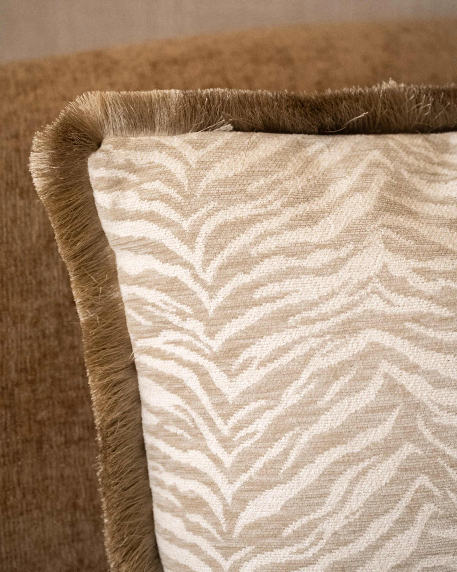 Cushion Tigra Beige - Image 6