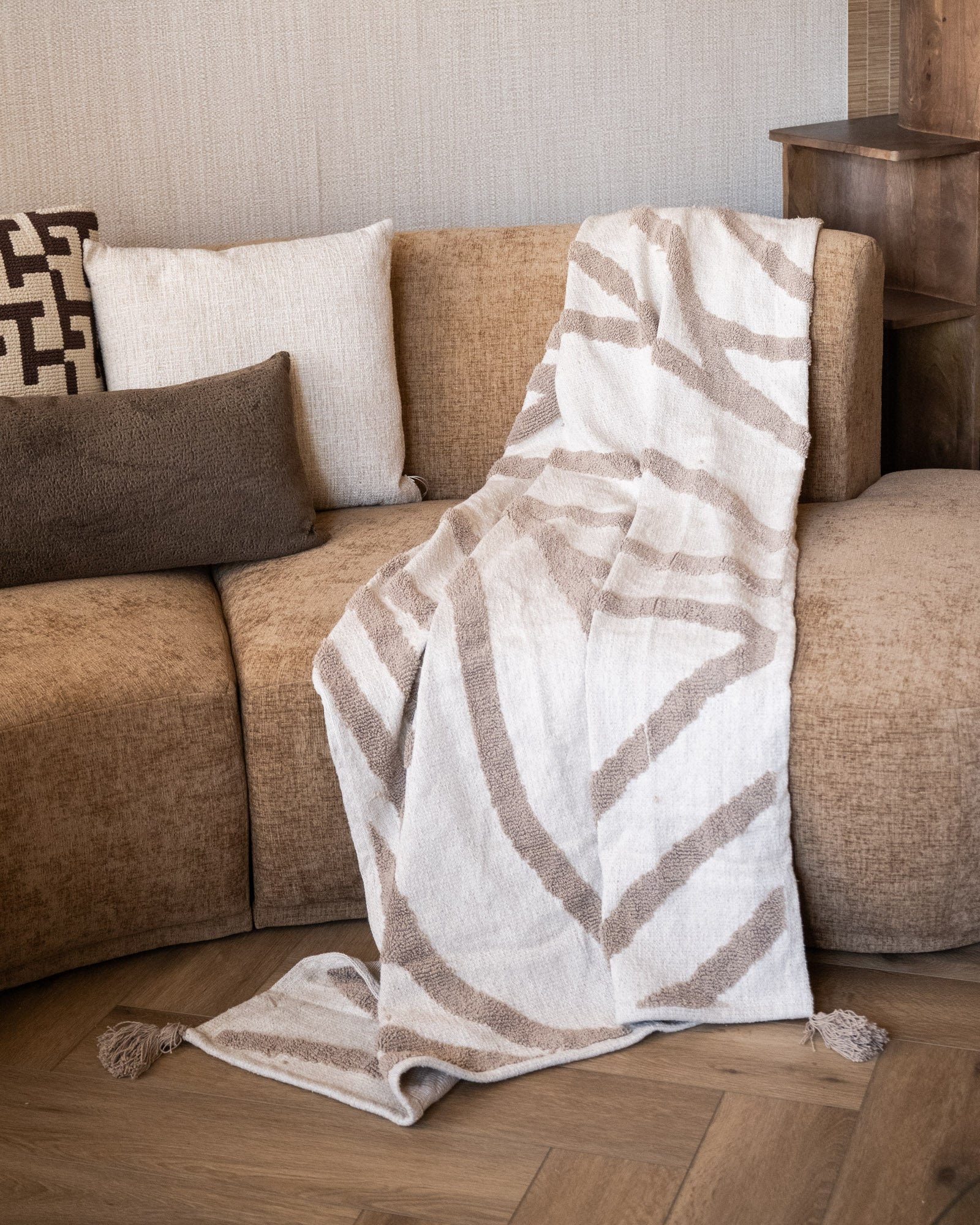 Plaid Majana Beige - Image 2