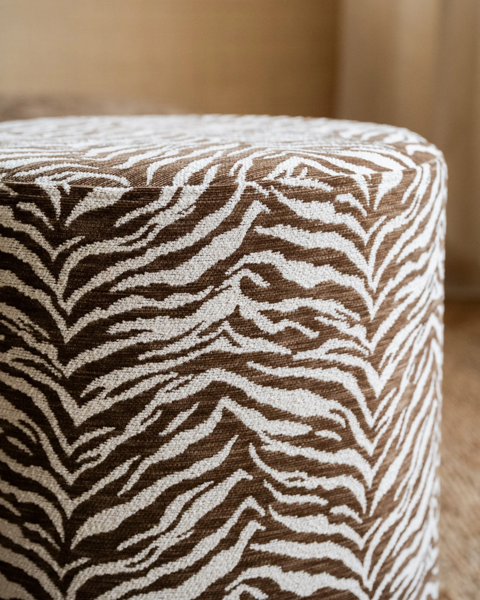 Pouf Tigra Brown - Image 7