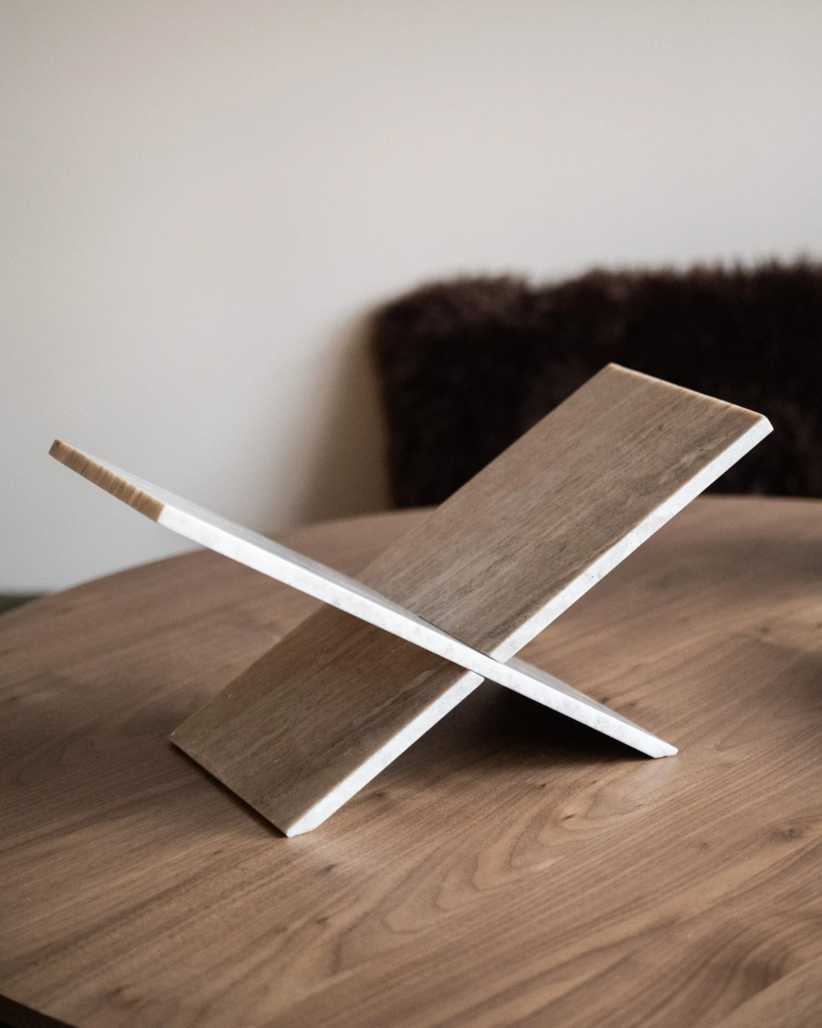 Book Stand Marble - Image 3