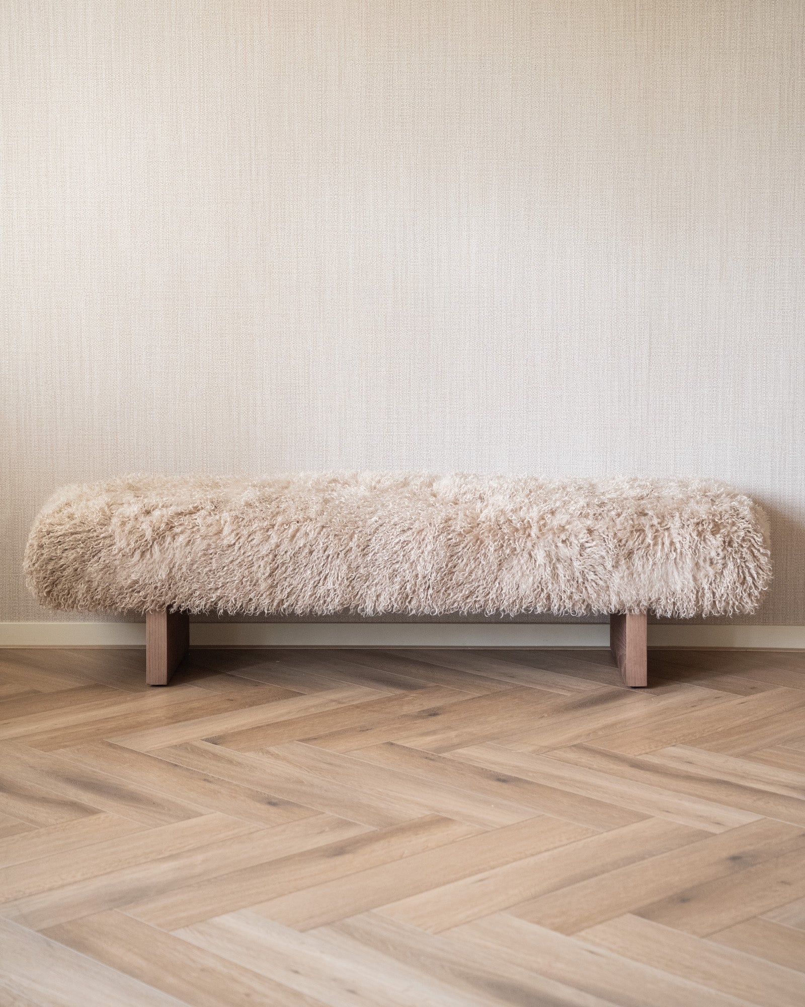 Large Bench Fluffy Mong - Image 3