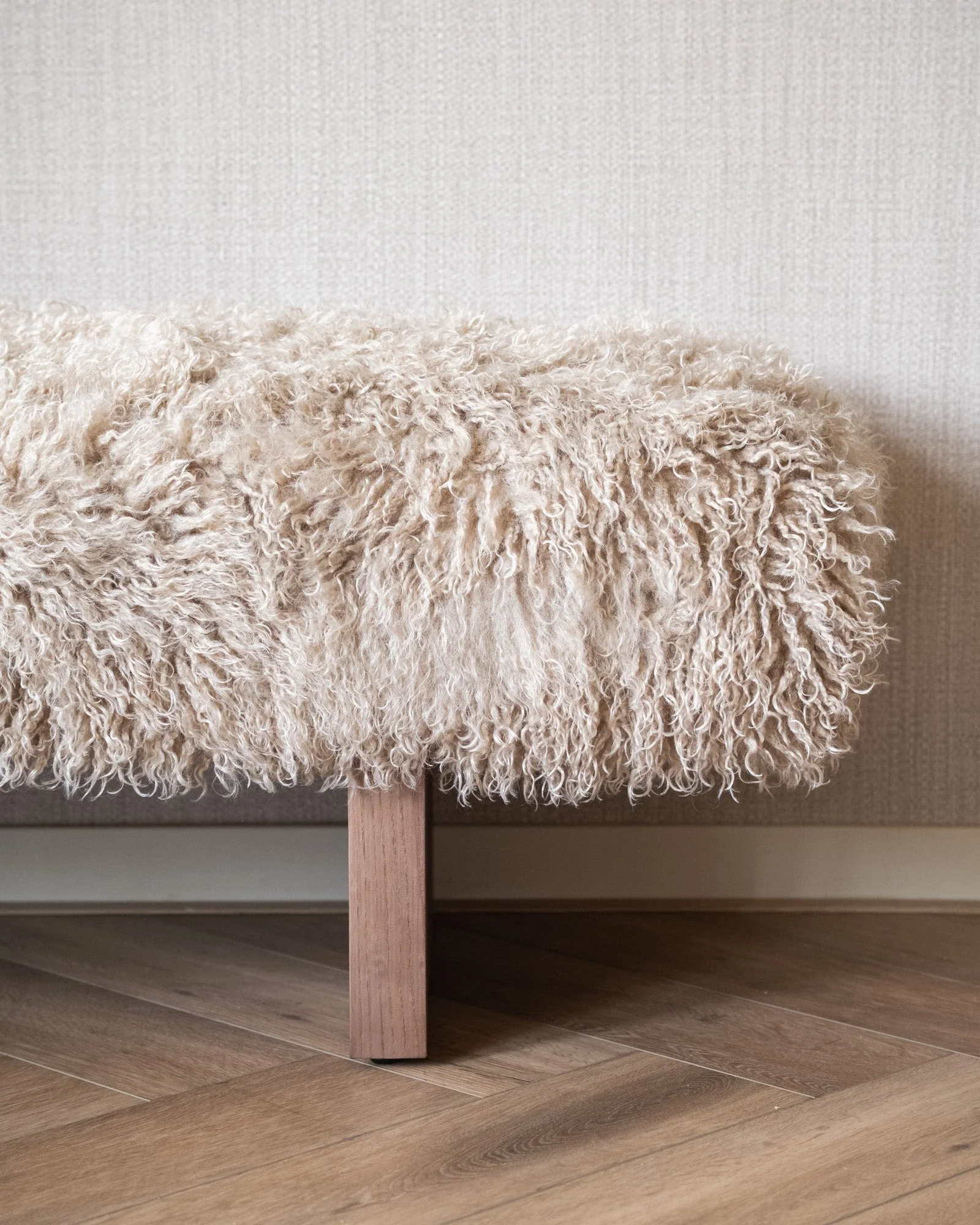Large Bench Fluffy Mong - Image 5