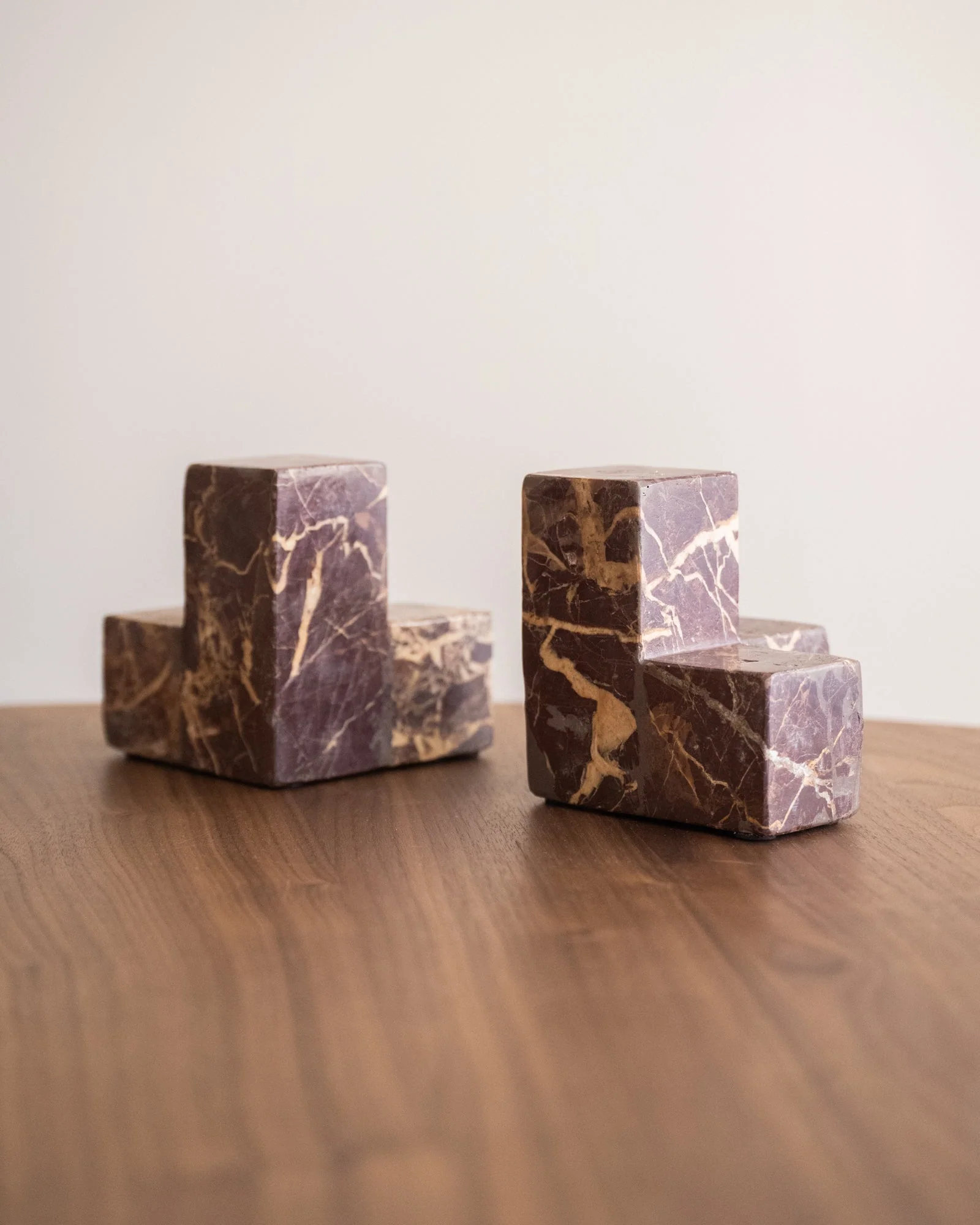 SET OF 2 - Bookend Marble Burgundy - Image 4