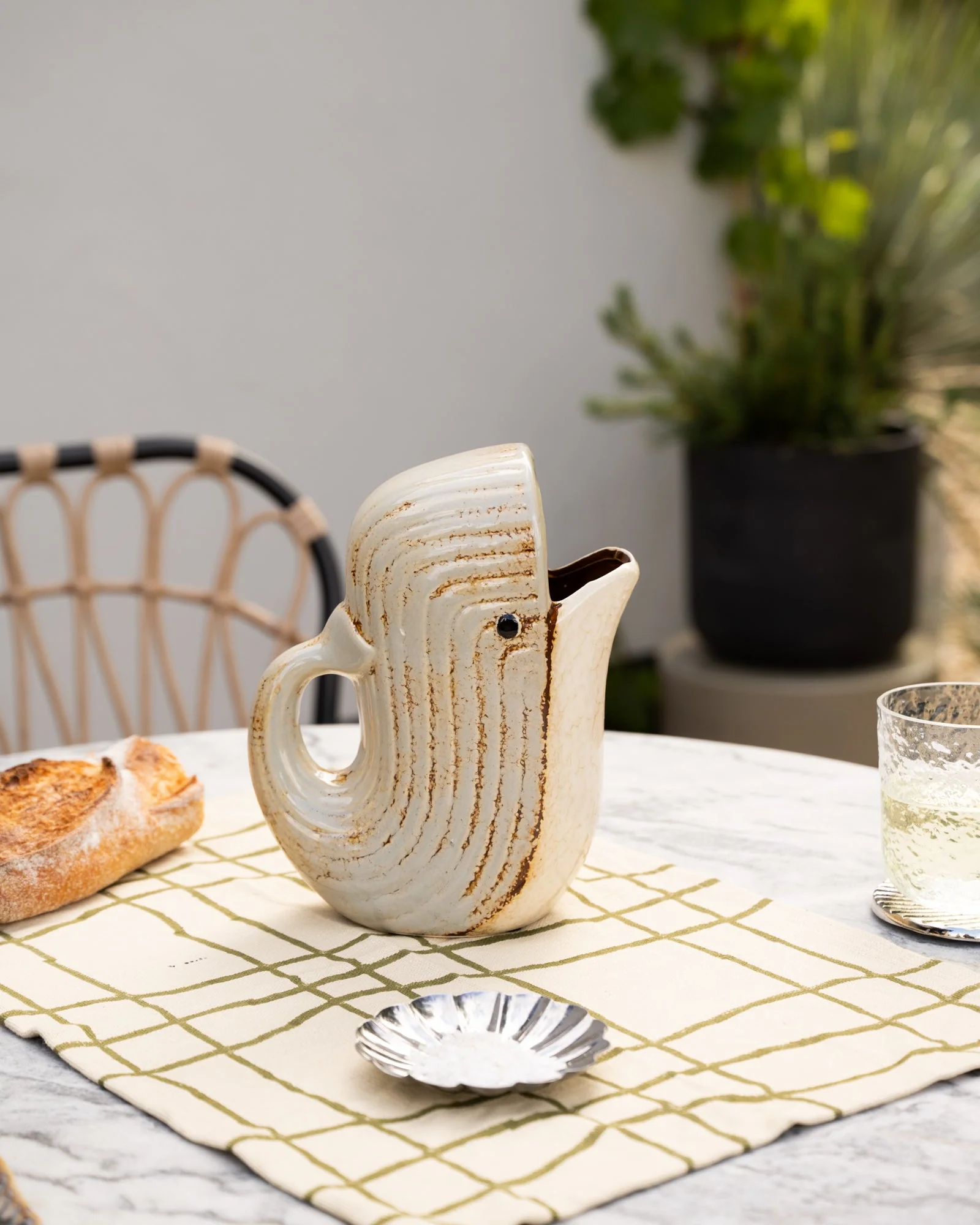 Jug Whale Grey - Image 4