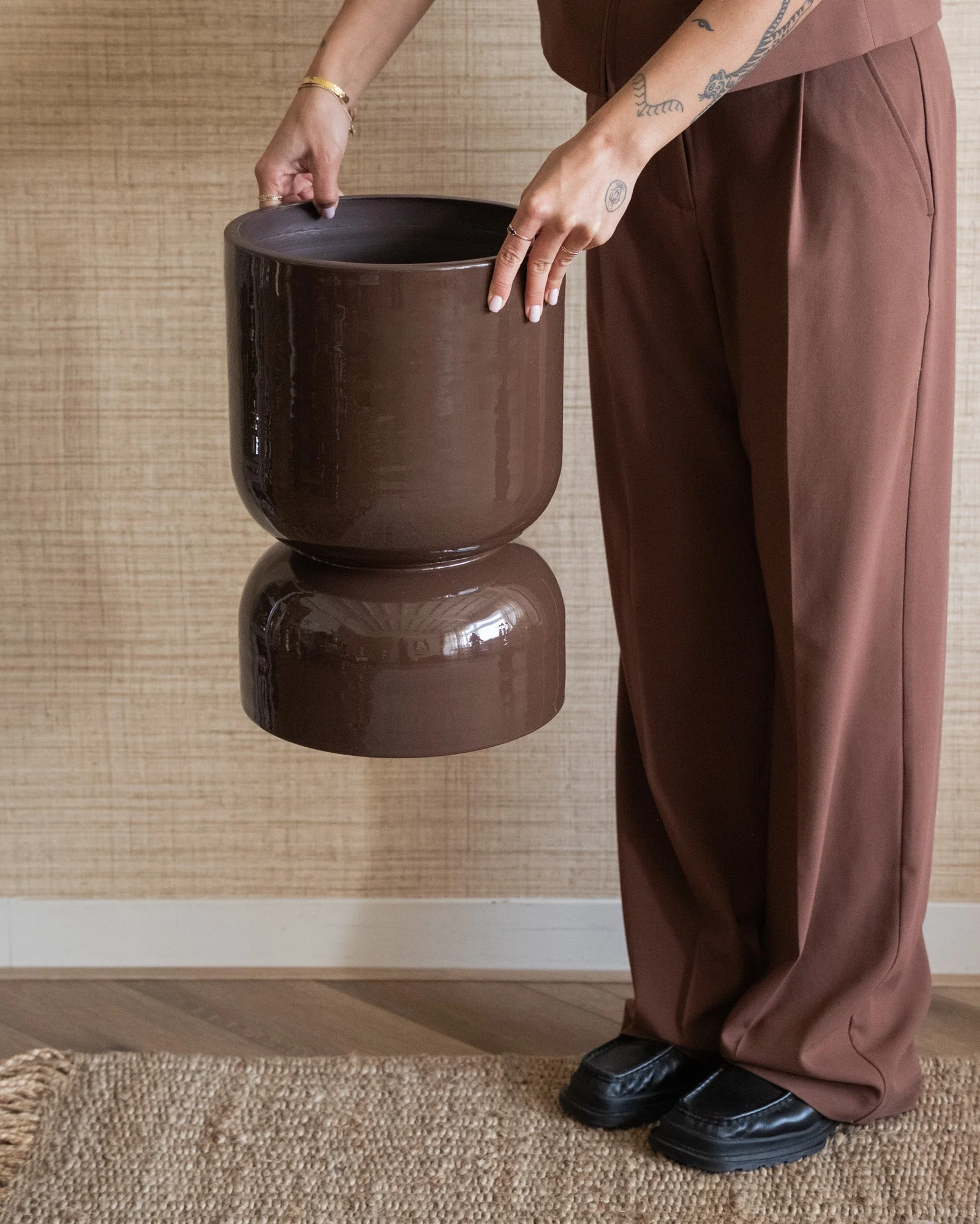 Large Planter Toval Brown - Image 6