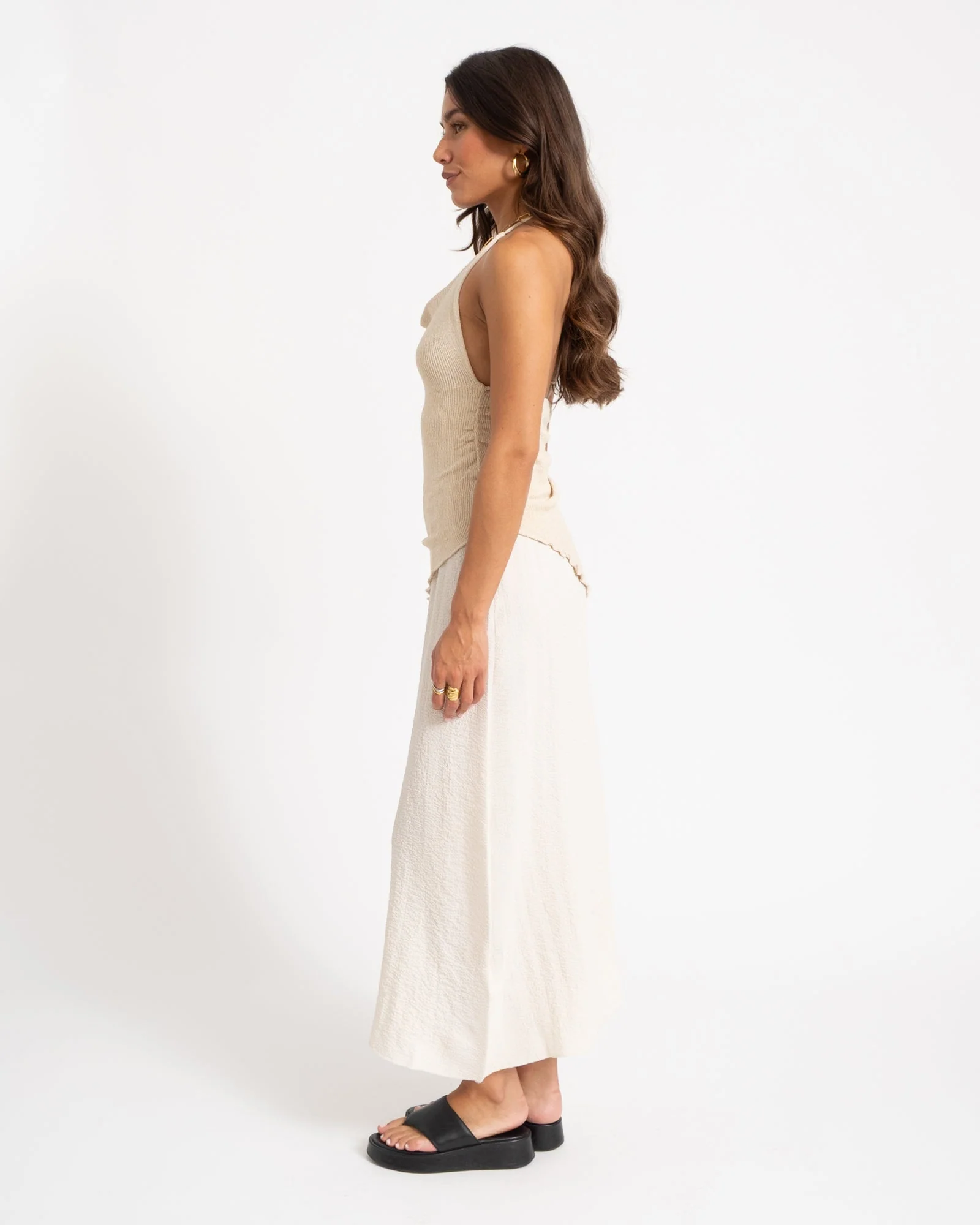 Halterneck Knitted Dress Zand - Image 5