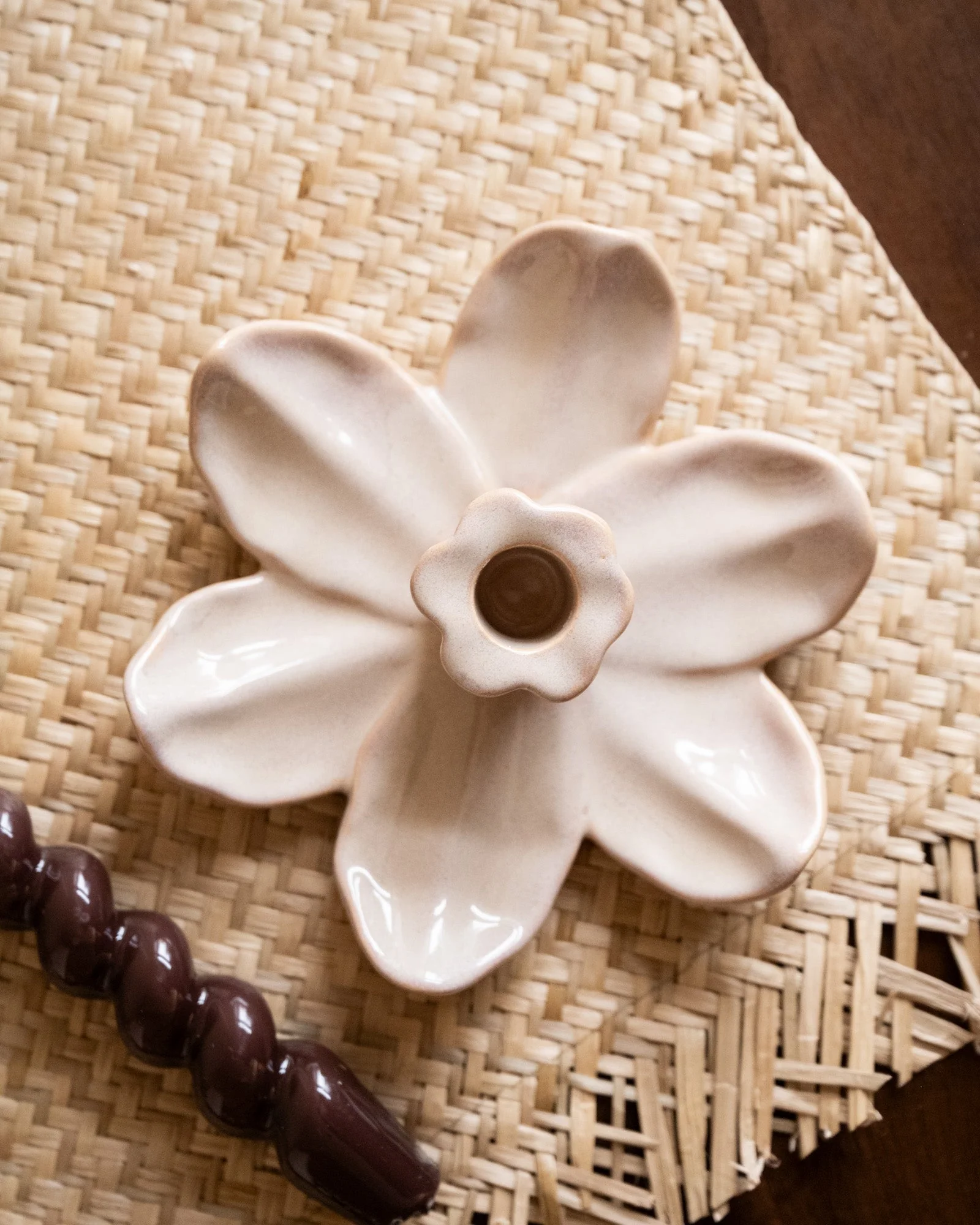 Candle Holder Lotus Beige - Image 3