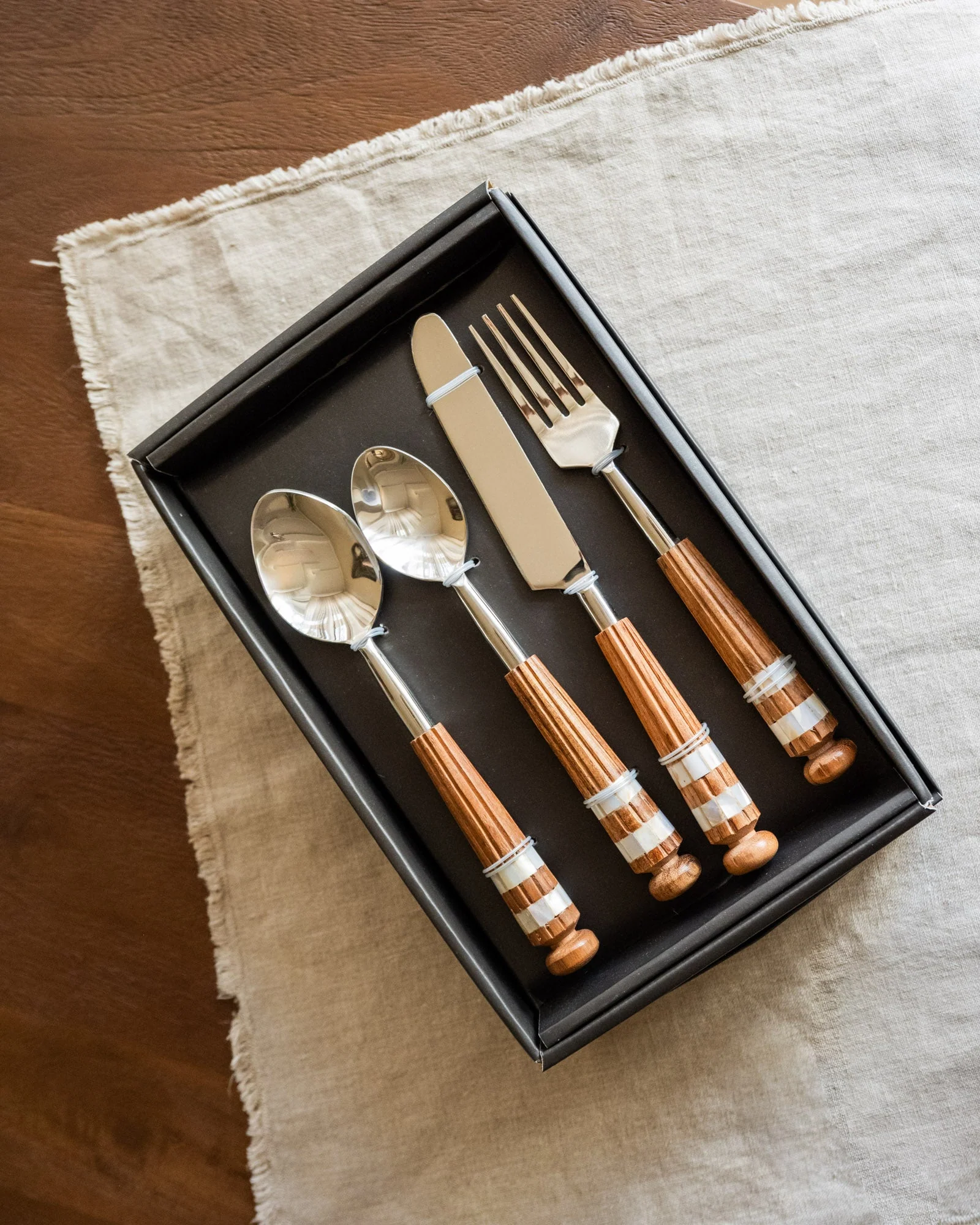 SET VAN 16 - Bestekset Acacia Bruin - Image 5