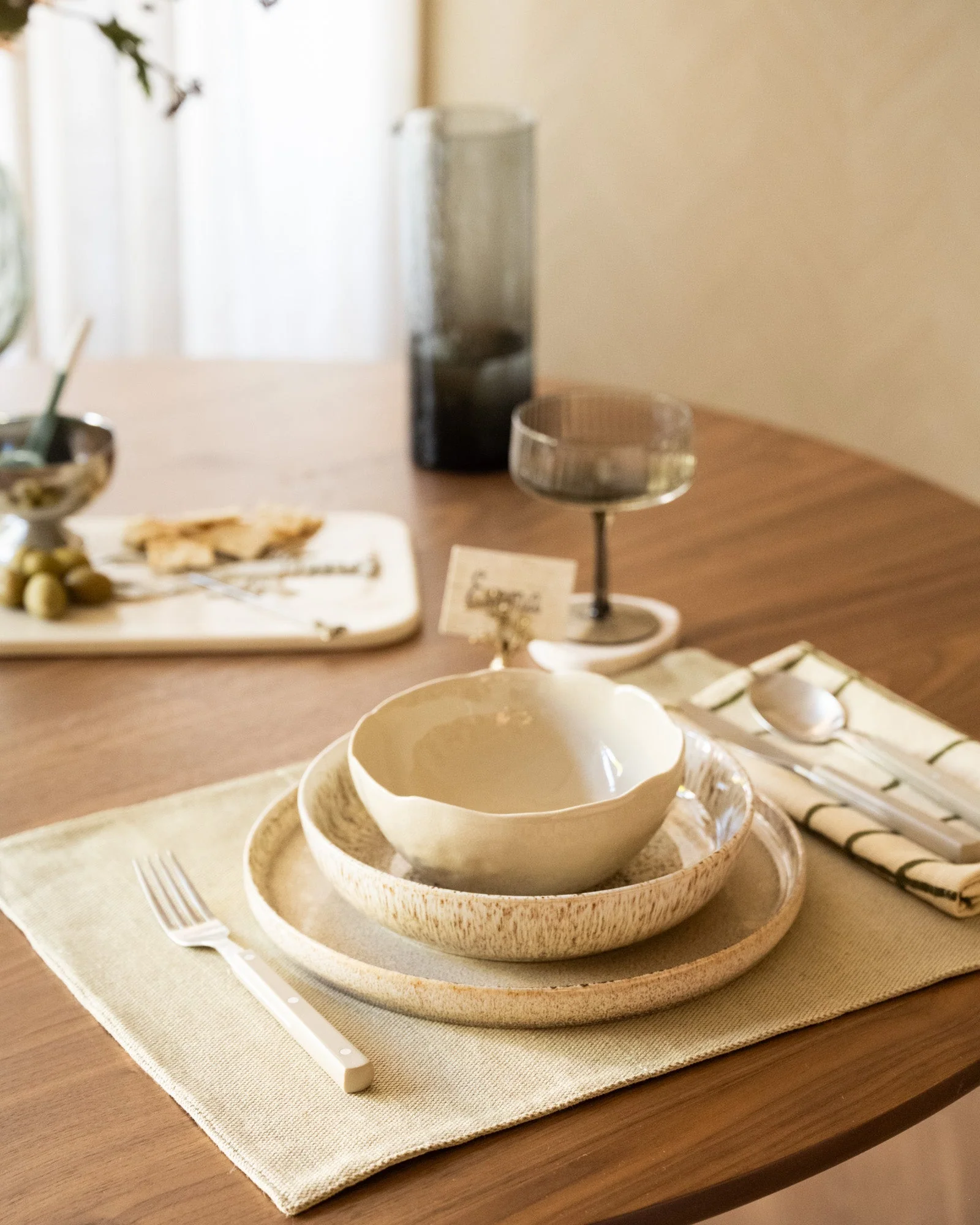 Deep Dinner Plate Plato Beige - Image 8