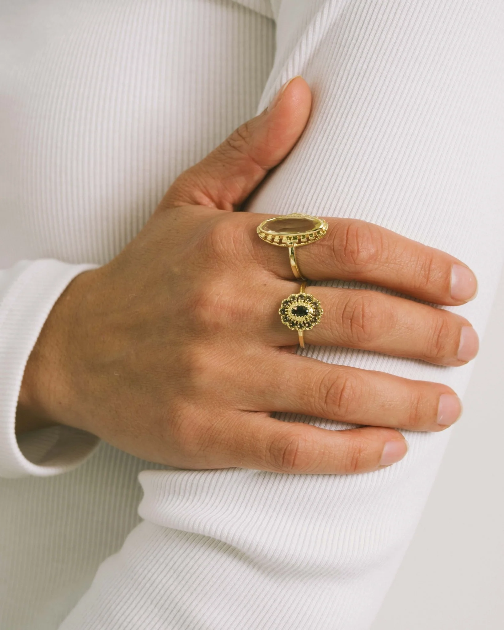 Kae Smoky Flower Ring Gold
