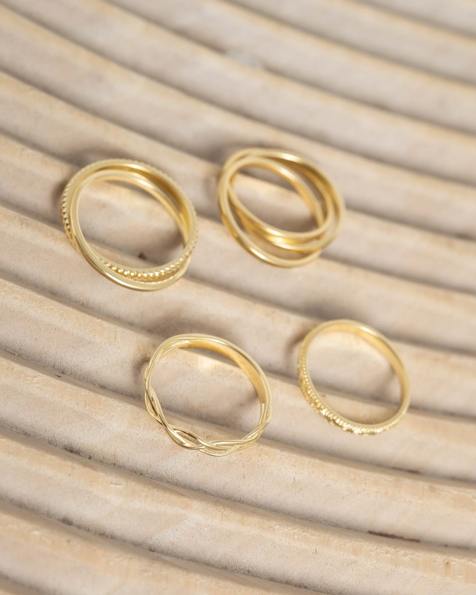 Twisted Elegant Ring Goud - Image 2