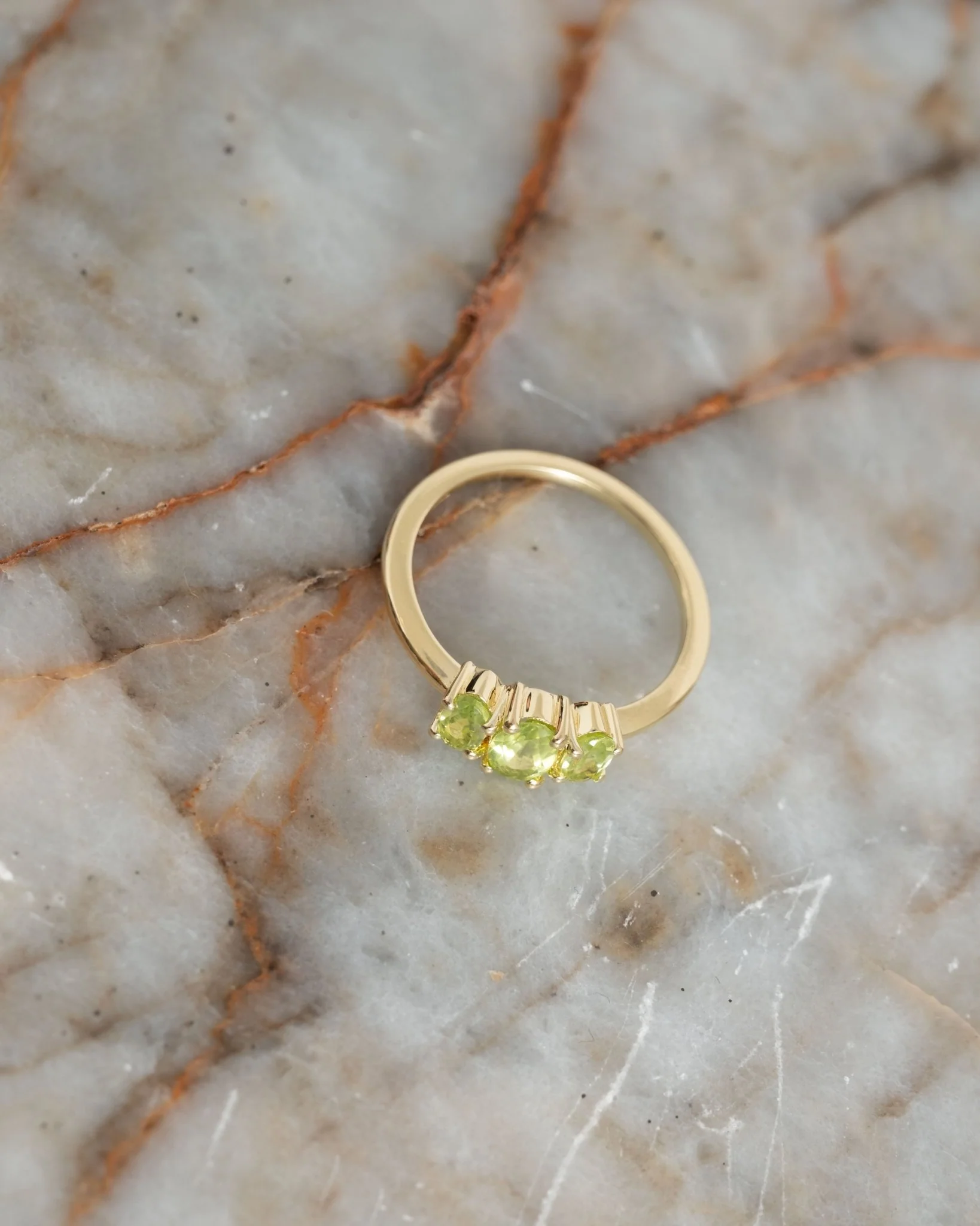 Vintage Triplet Peridot Ring Goud - Image 2