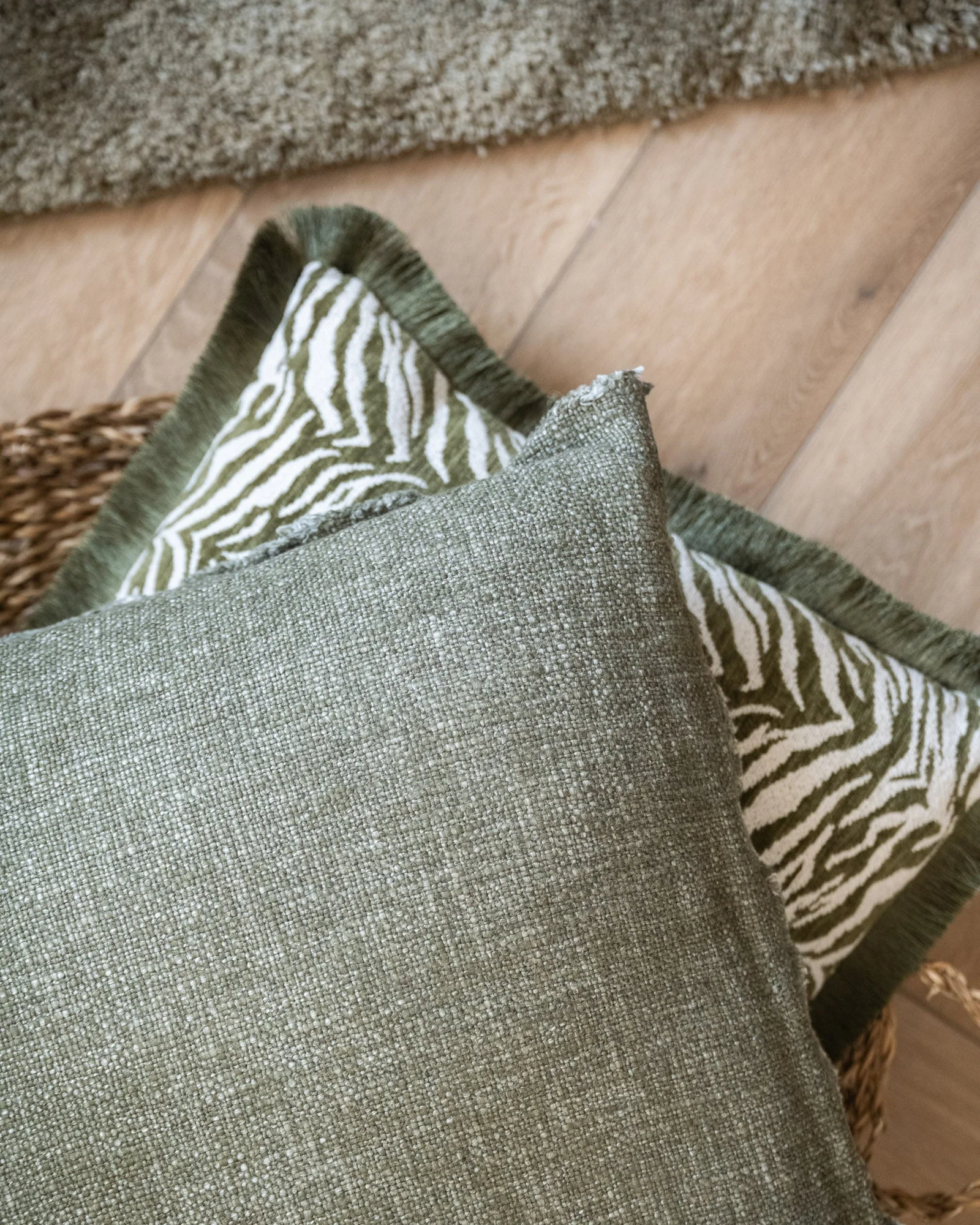 Cushion Frayed Linen Moss Green - Image 5