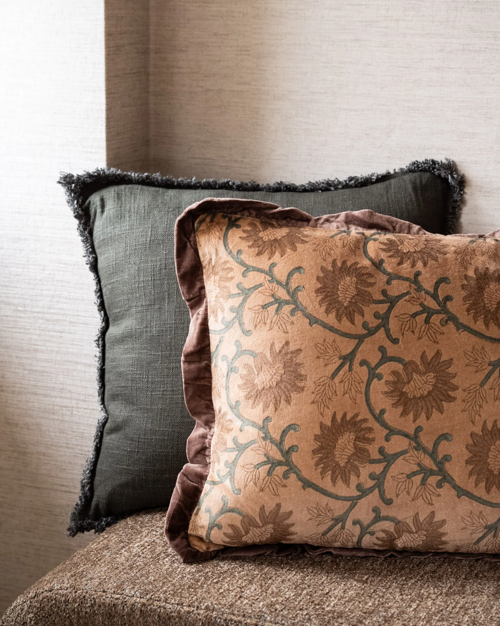 Cushion Isa Fringe Dark Green Linen - Image 5