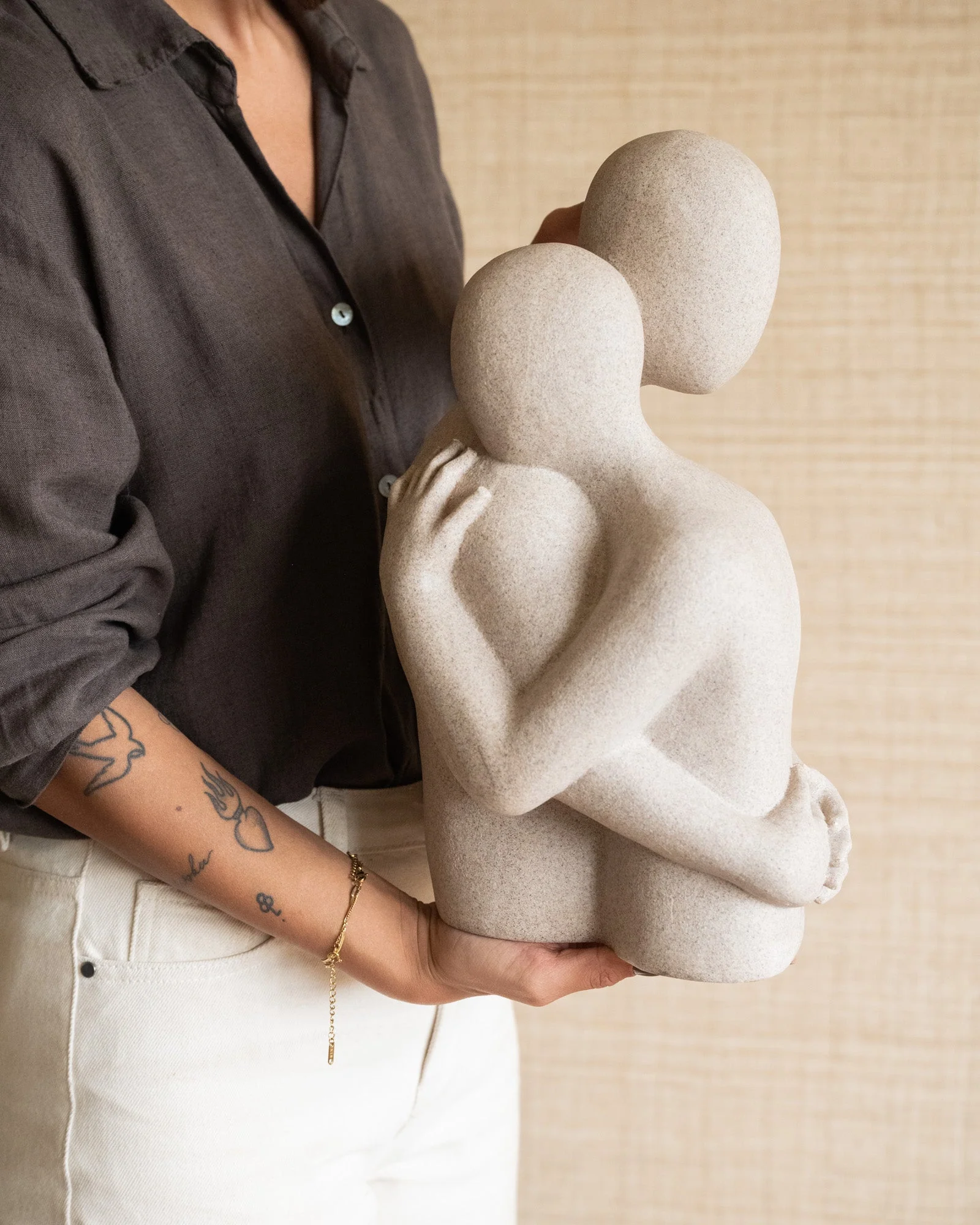 Large Ornament Couple Hugging - Image 3