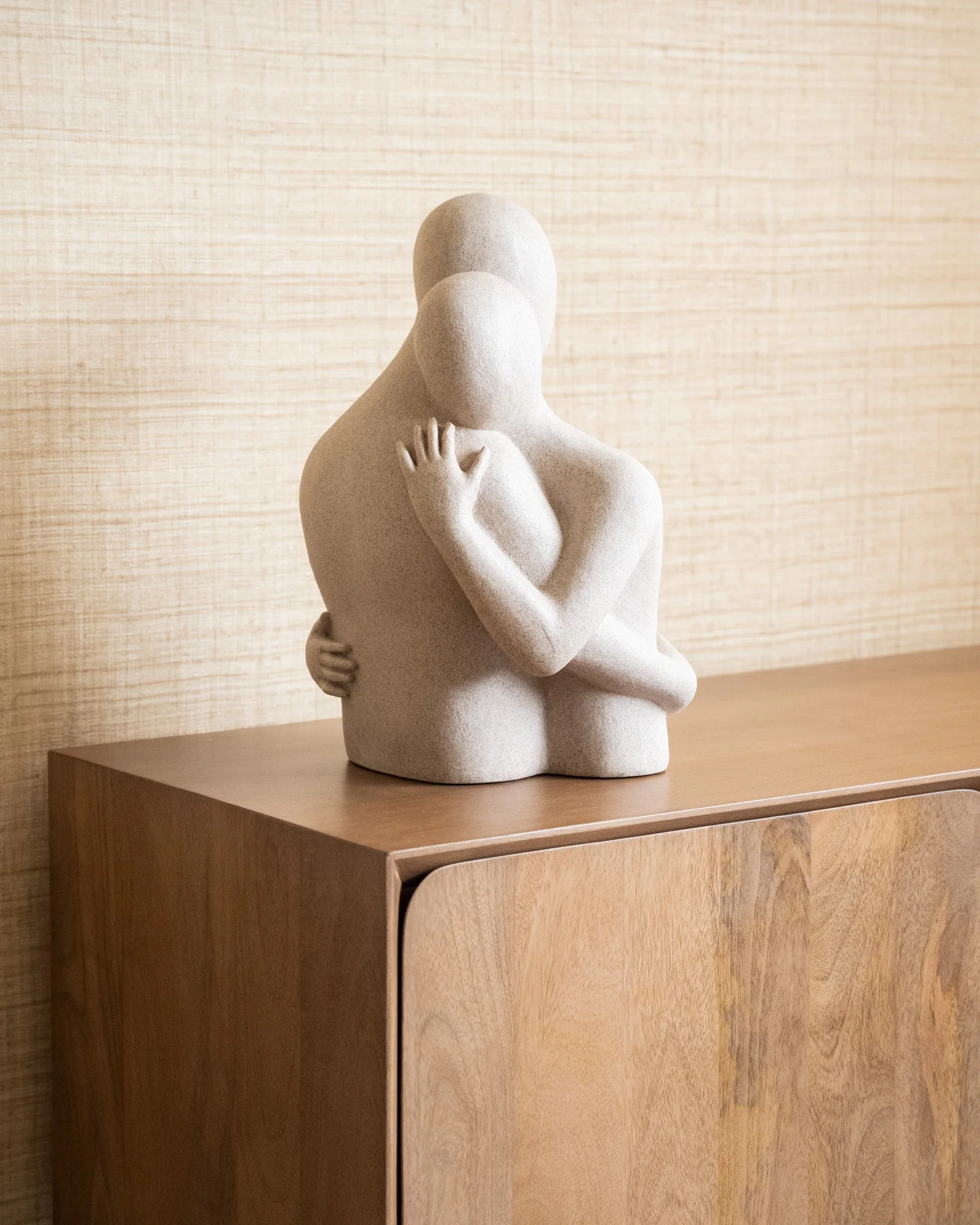 Large Ornament Couple Hugging - Image 4