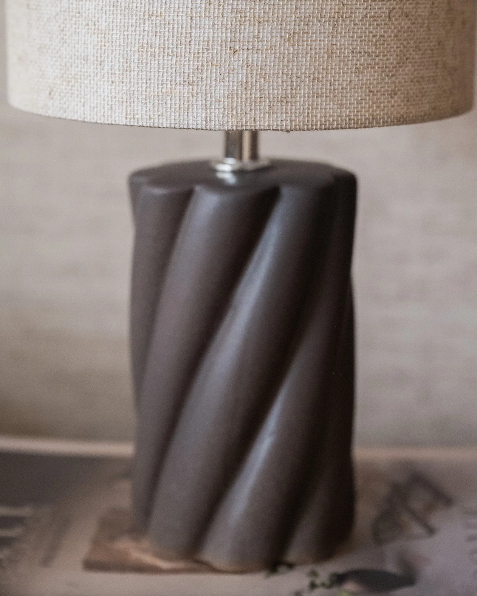 Table Lamp Swirl Brown - Small - Image 9