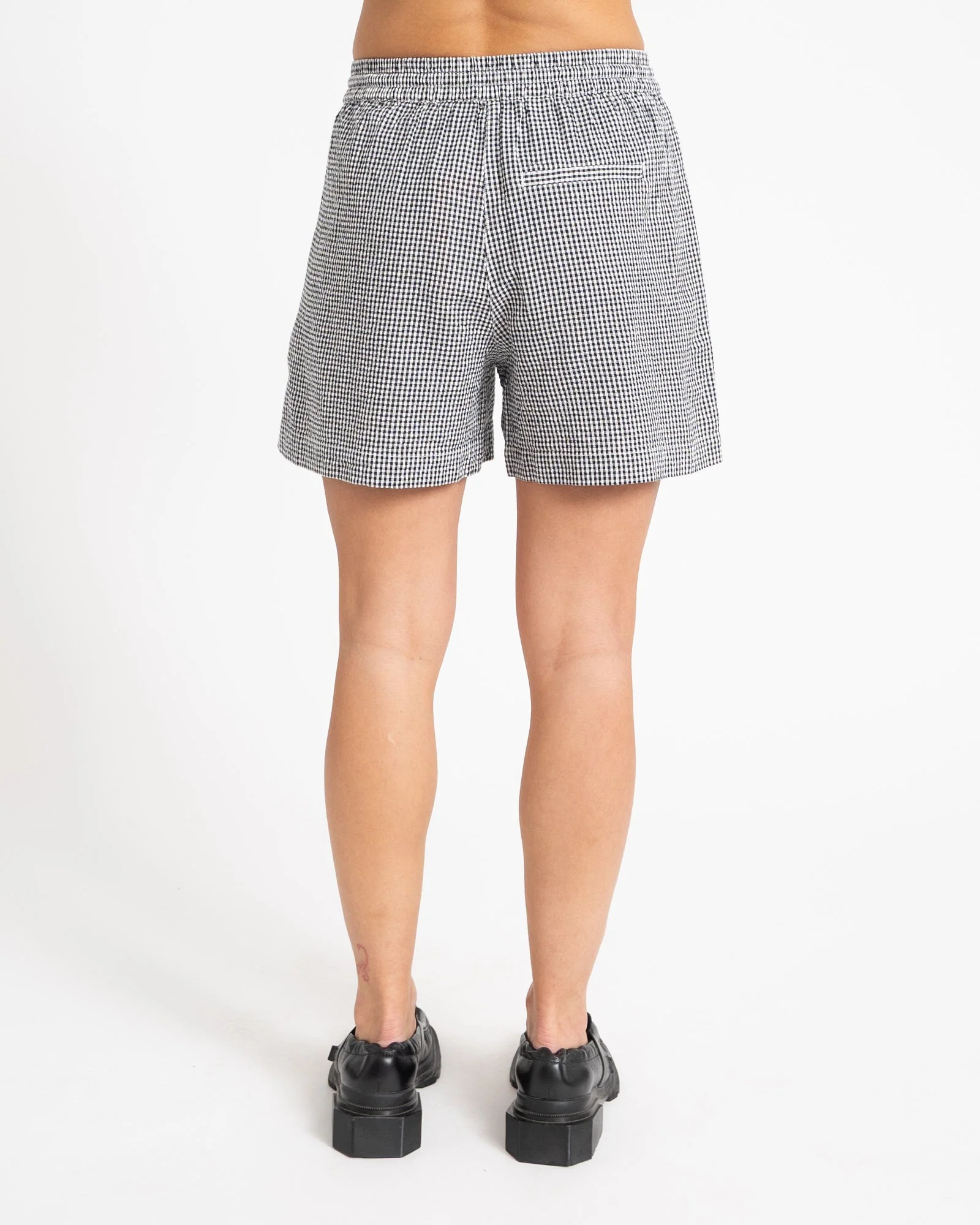 Zoe Seersucker Shorts Black - Image 5
