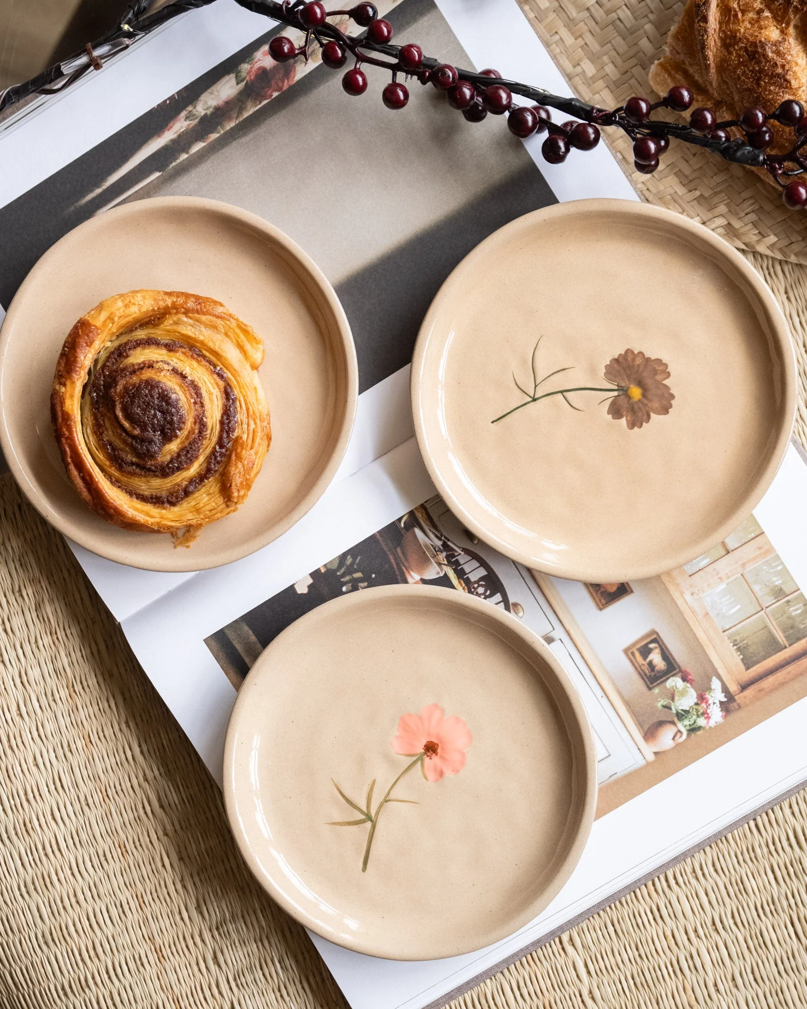 Cake Plate Flower Brown - Image 3