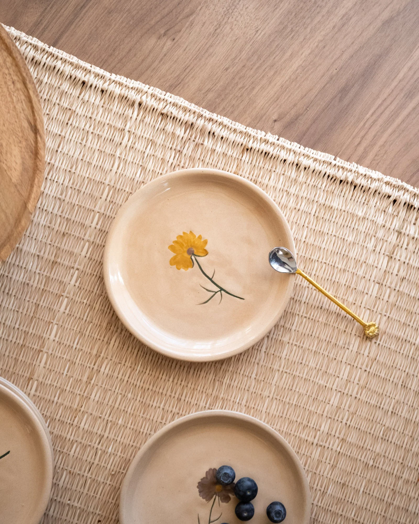 Cake Plate Flower Yellow - Image 6