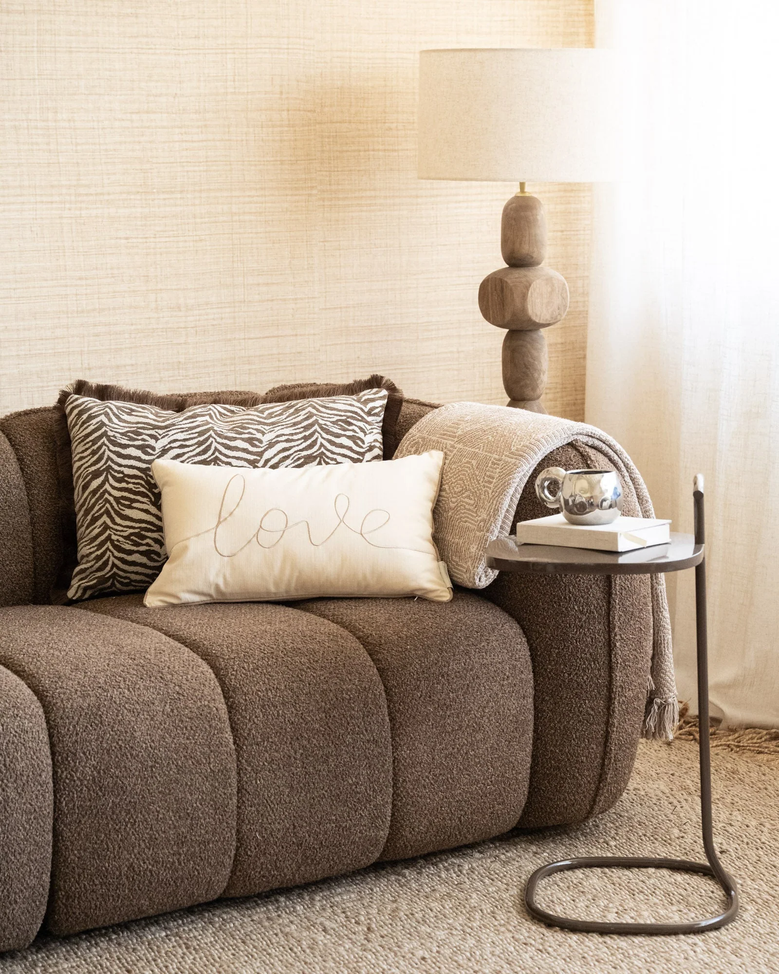 Cushion Love Beige - Image 3