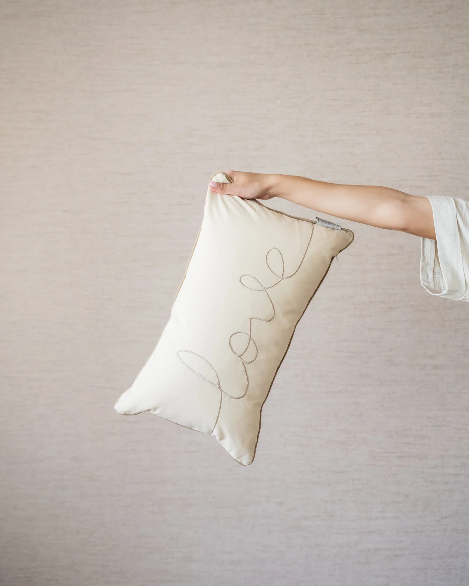 Cushion Love Beige - Image 6