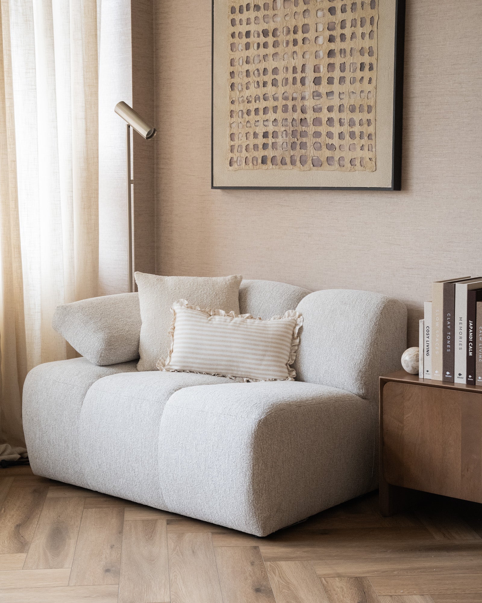 Cushion Ruffle Stripe Beige - Image 4