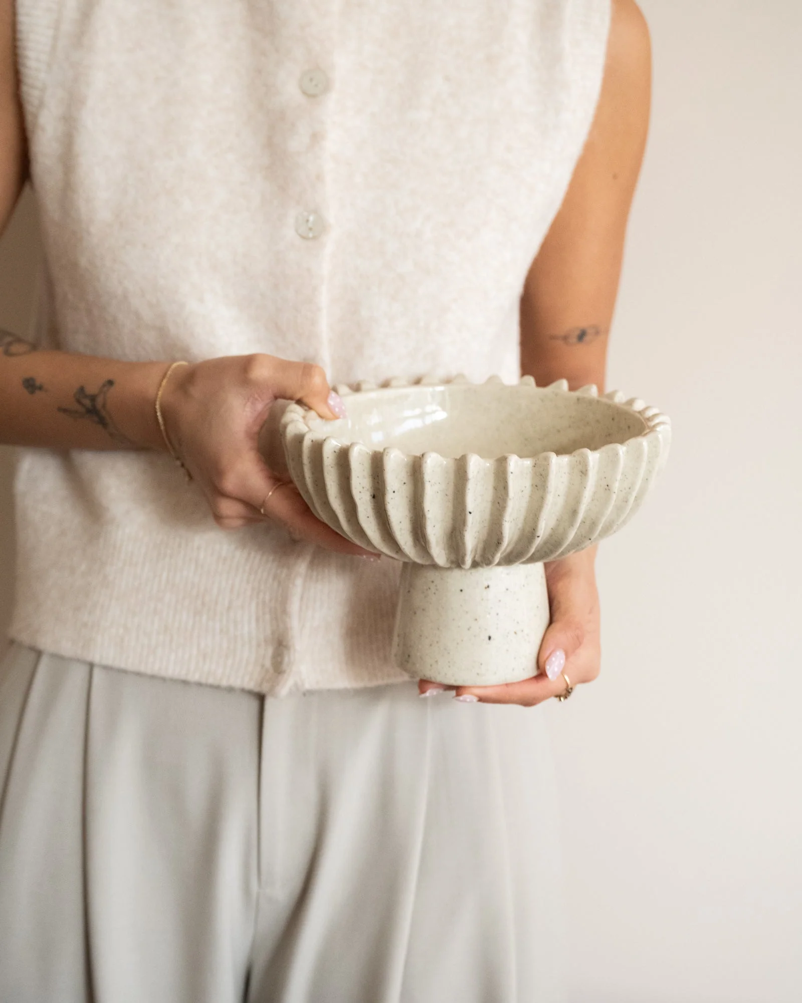 Deco Bowl on Foot Ceramic Speckled - Image 3