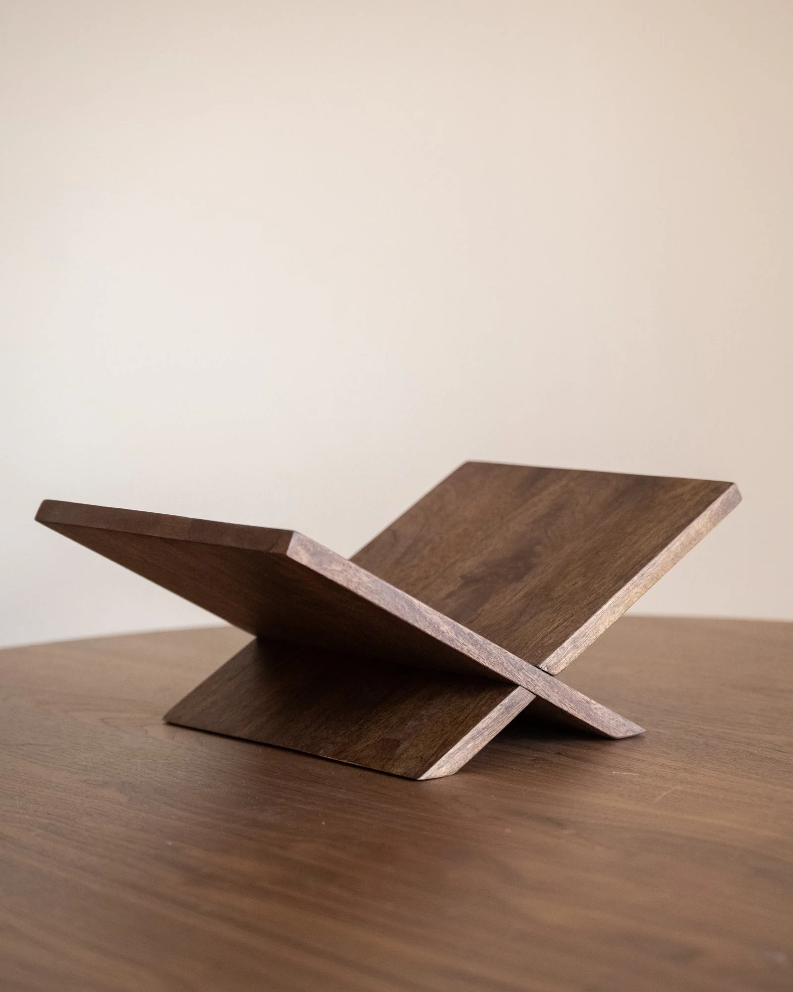 Book Stand Tonisi Wood - Image 5
