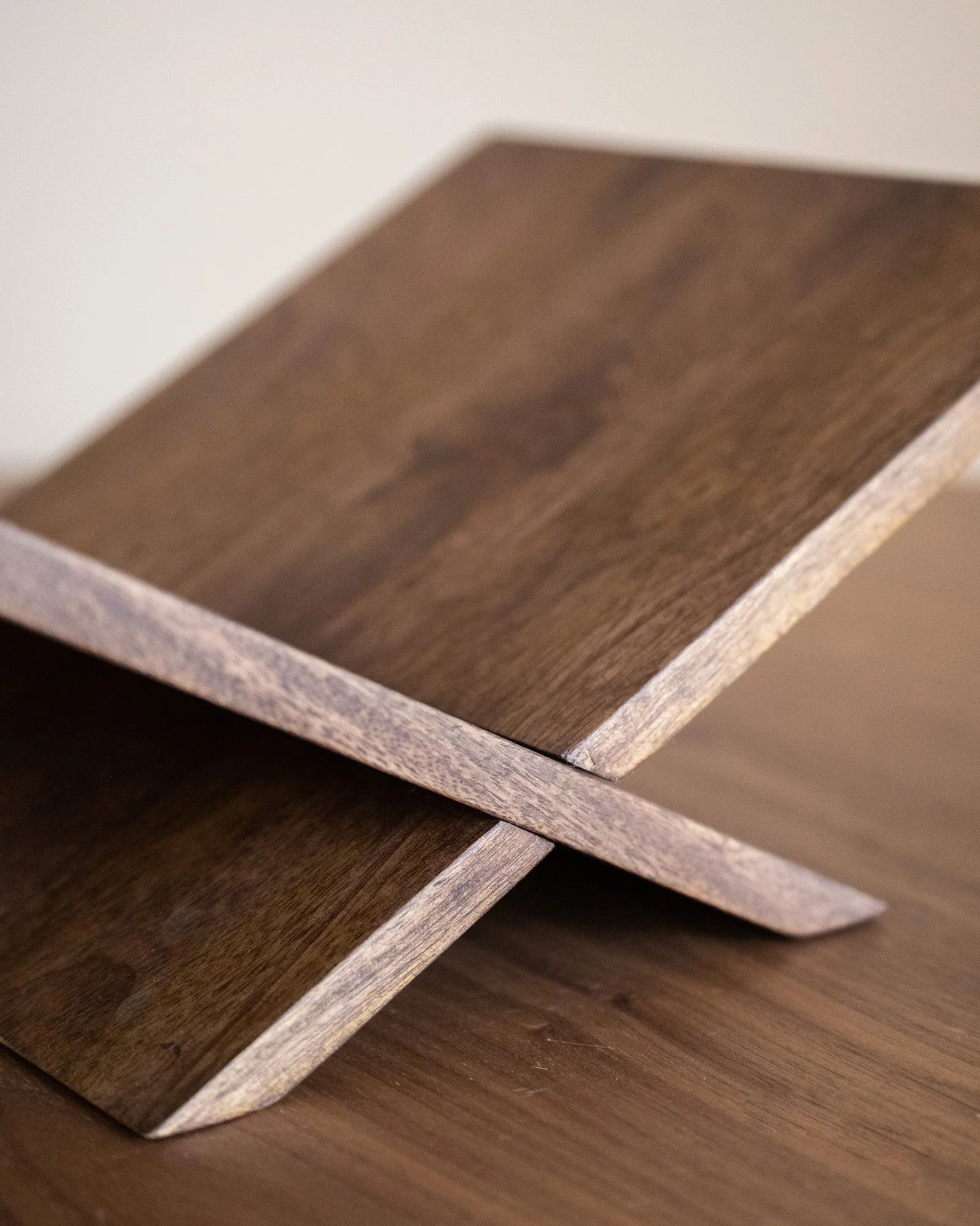 Book Stand Tonisi Wood - Image 7