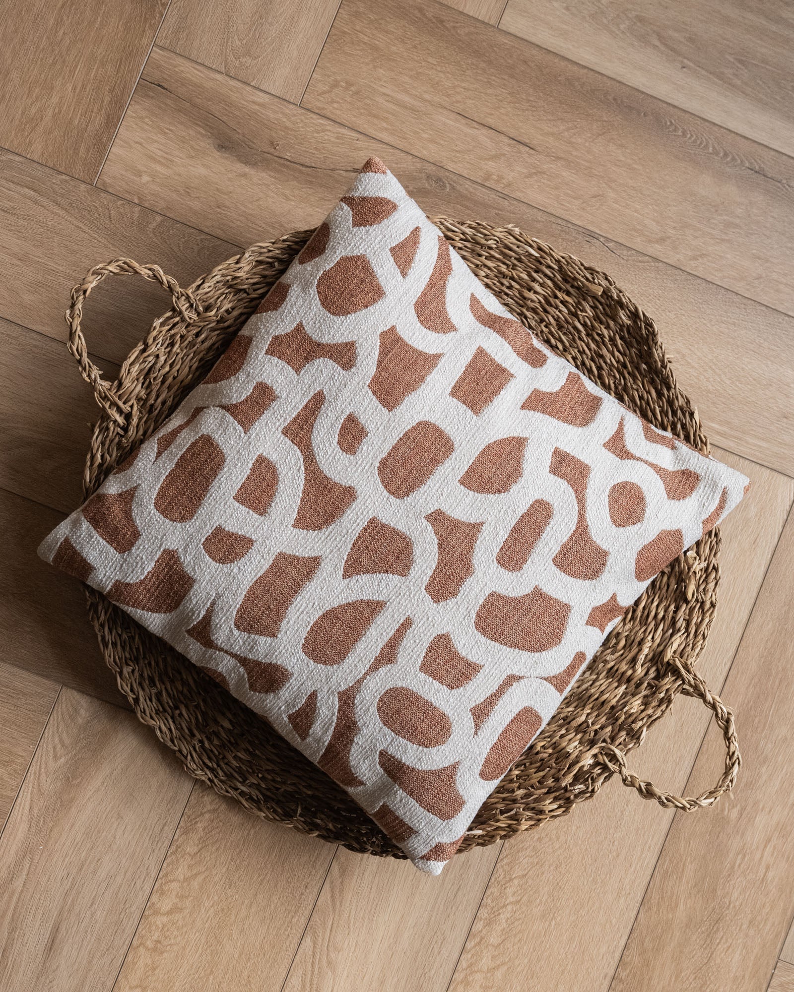 100% Feather Cushion Alpena Terra - Image 4