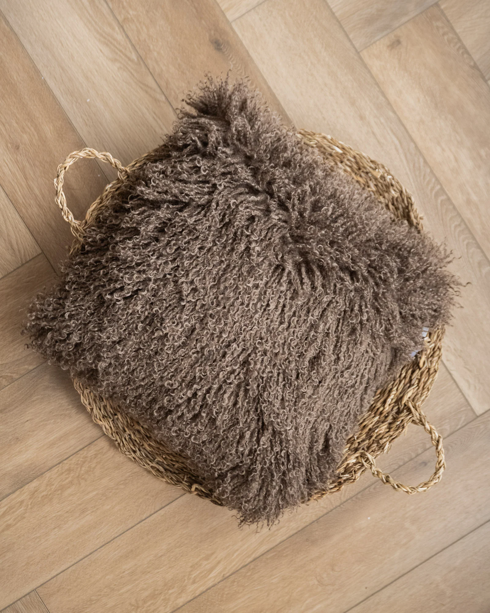 Cushion Bubion Furry Brown - Image 3